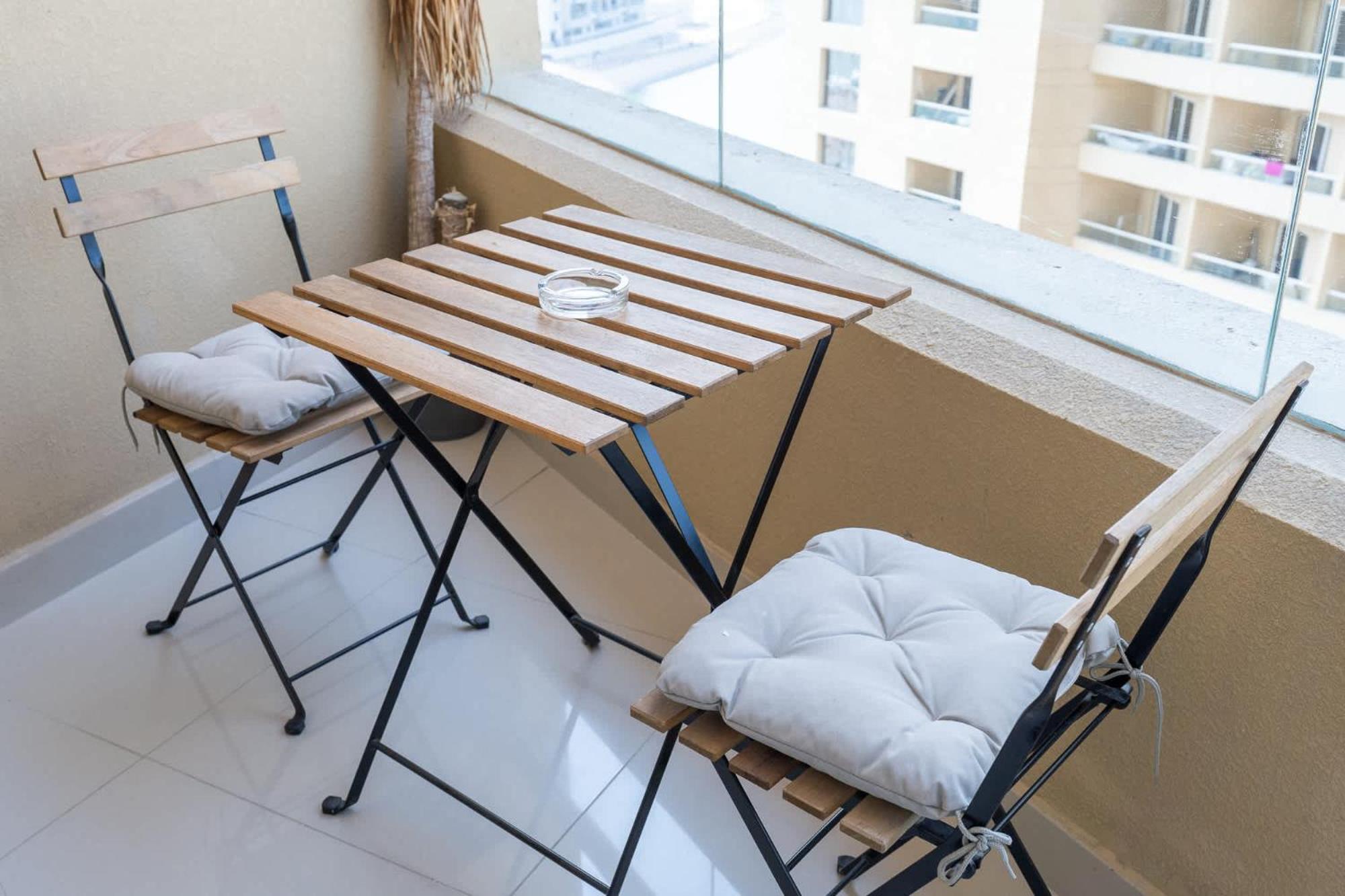 Apartment Stylish Perfect For 3 In Production Dubai