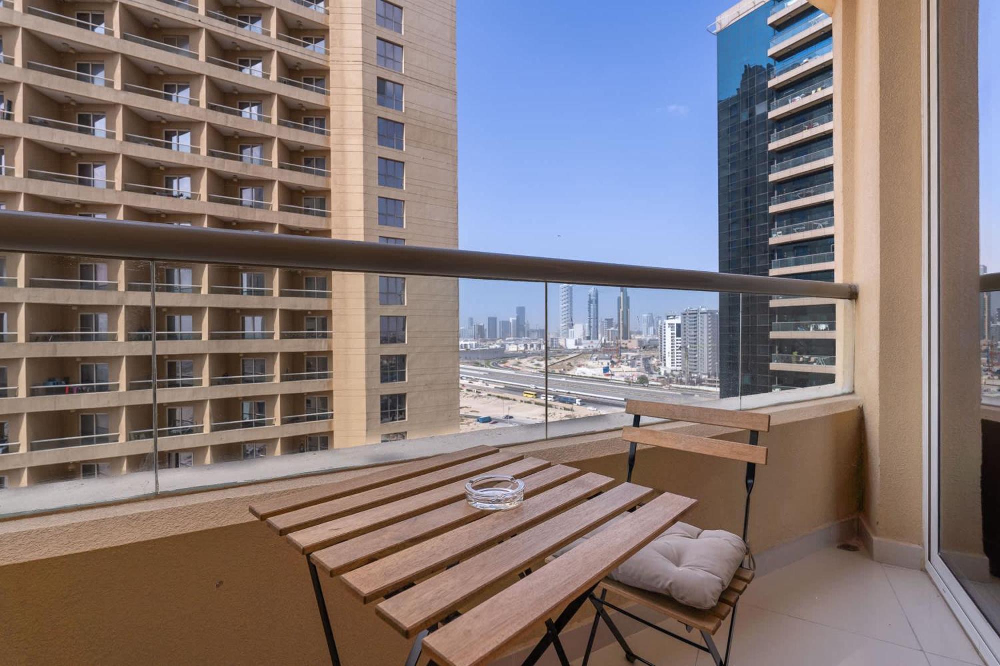 Stylish Perfect For 3 In Production Apartment