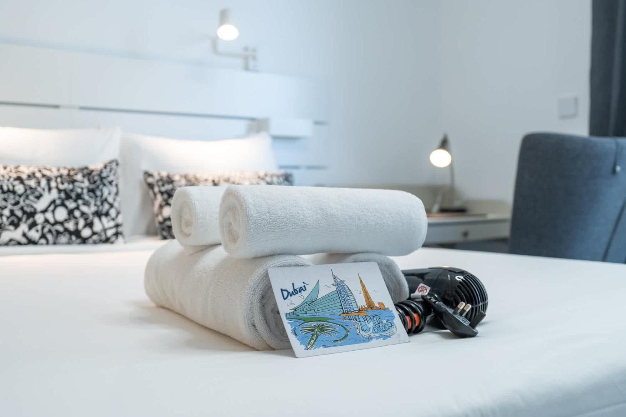 Stylish Perfect For 3 In Production Apartment Dubai