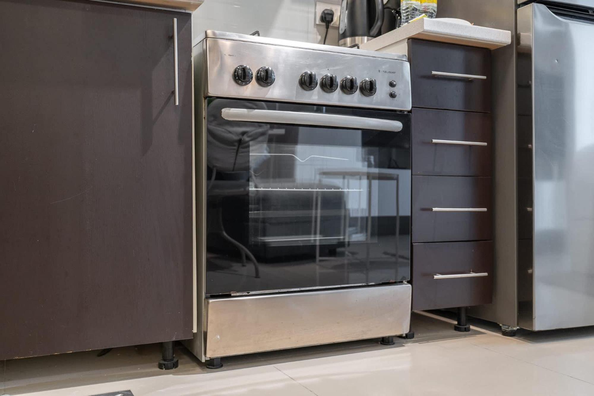 Stylish Perfect For 3 In Production Apartment Dubai