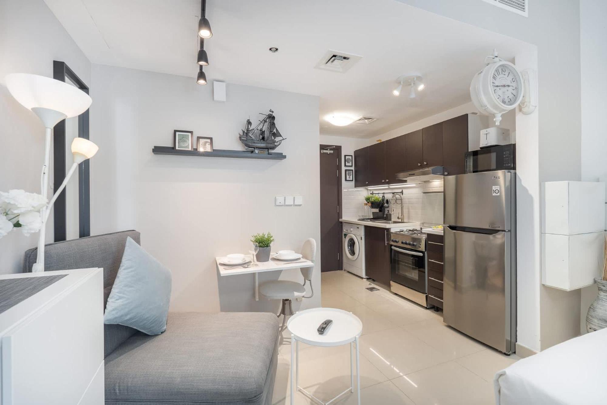 Apartment Stylish Perfect For 3 In Production Dubai