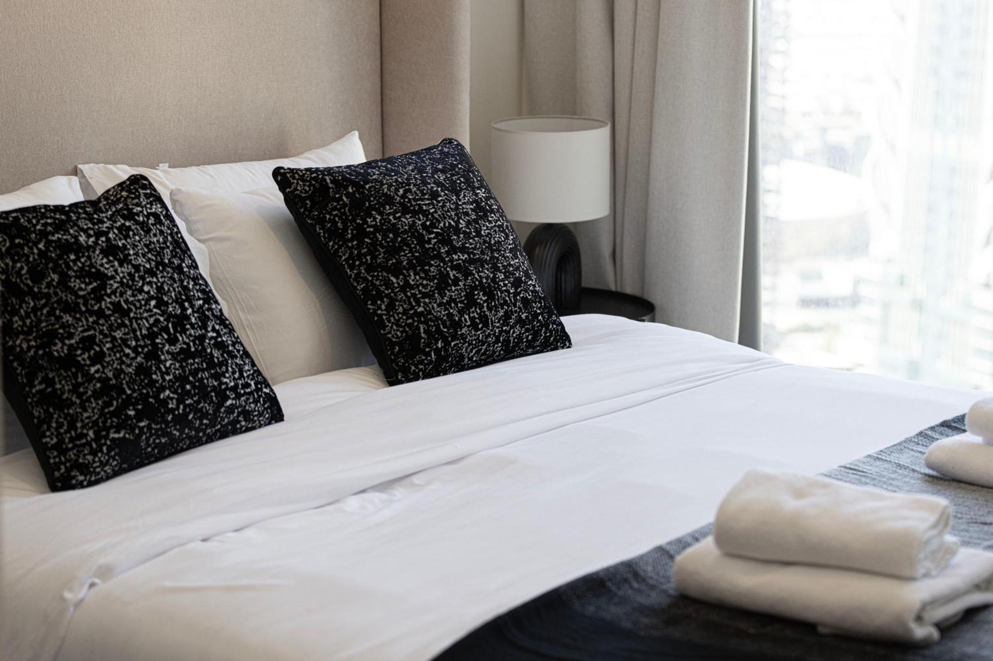 Luxe - 2br - Sea & View - 5 Min To Mall Apartment Dubai