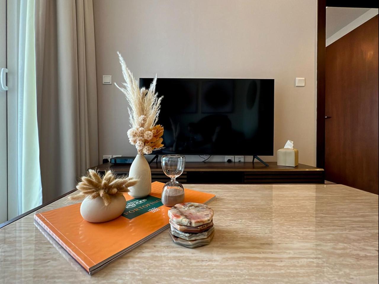 Apartment Keyrock Living - 1br At Reva With View *