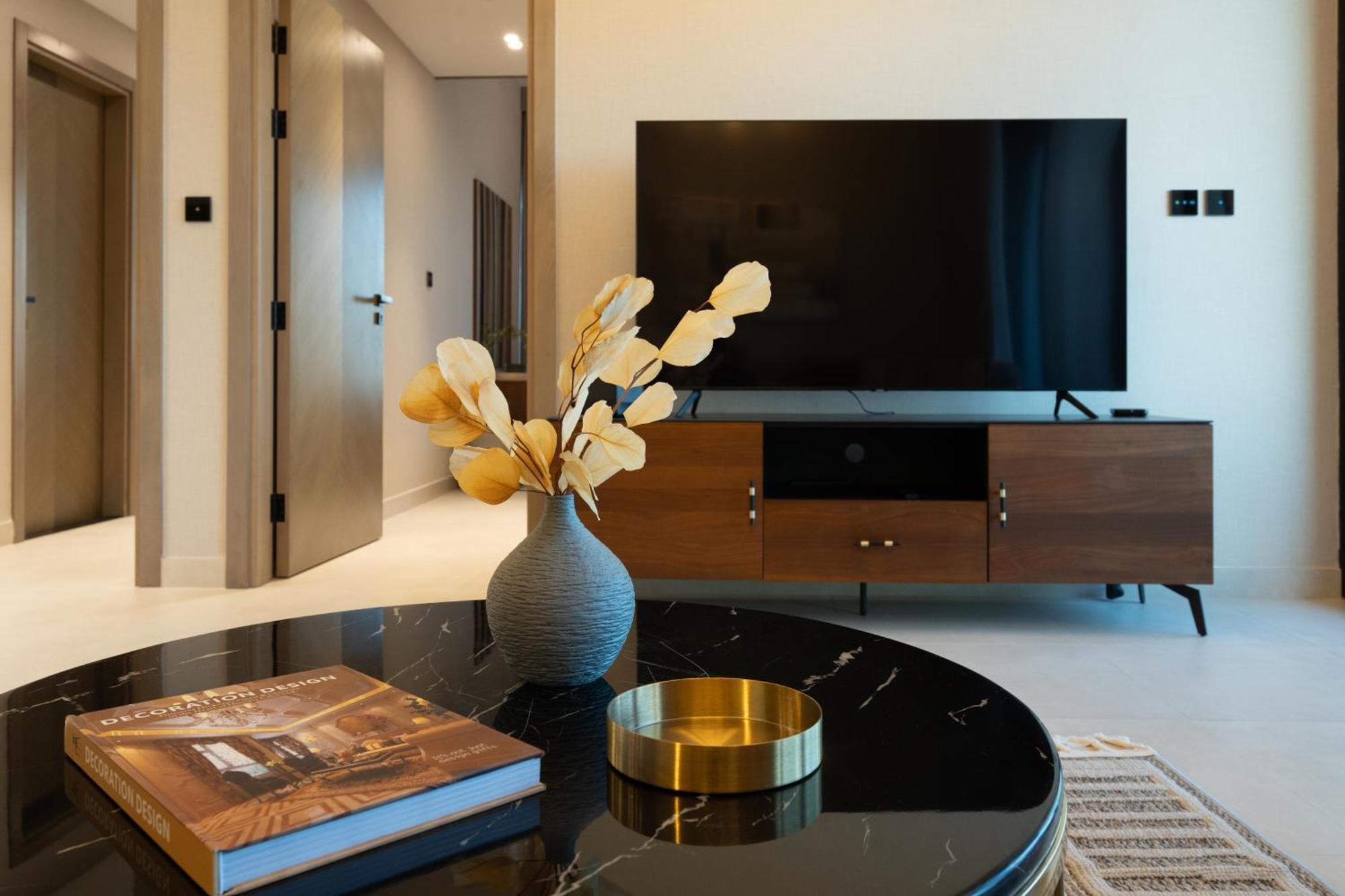 Keyrock Living - Binghatti Canal Luxury Haven * Dubai