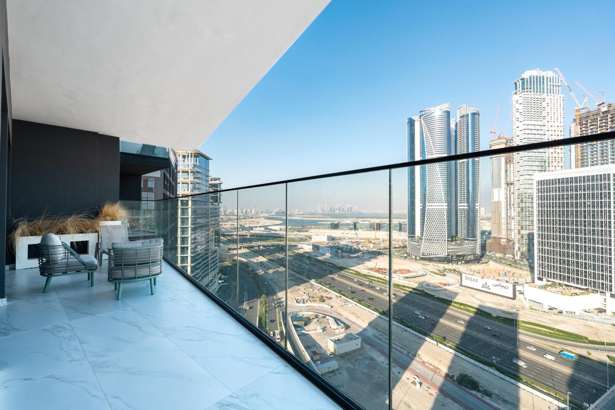 Apartment Keyrock Living - Binghatti Canal Luxury Haven Dubai