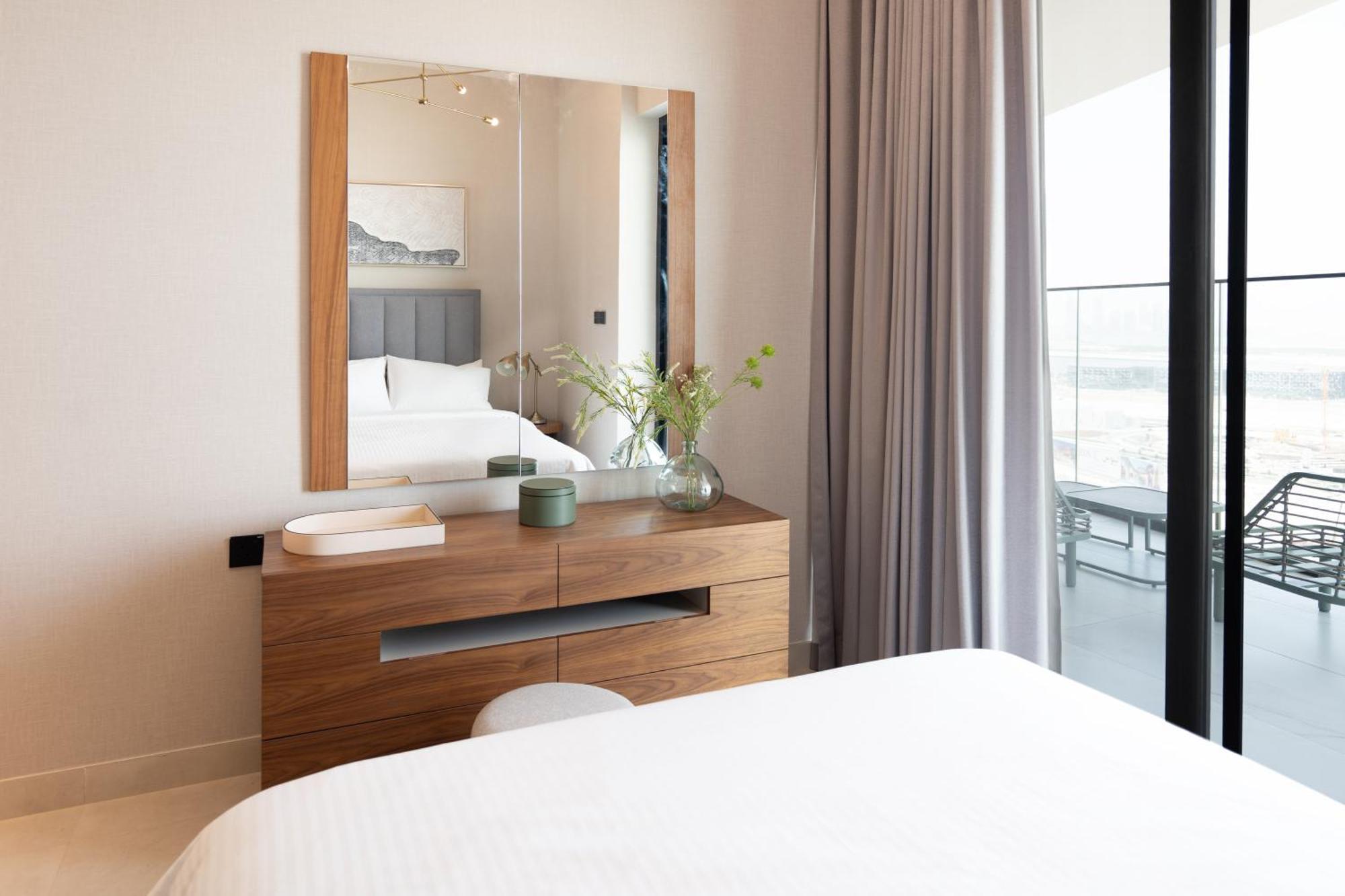 Keyrock Living - Binghatti Canal Luxury Haven * Dubai