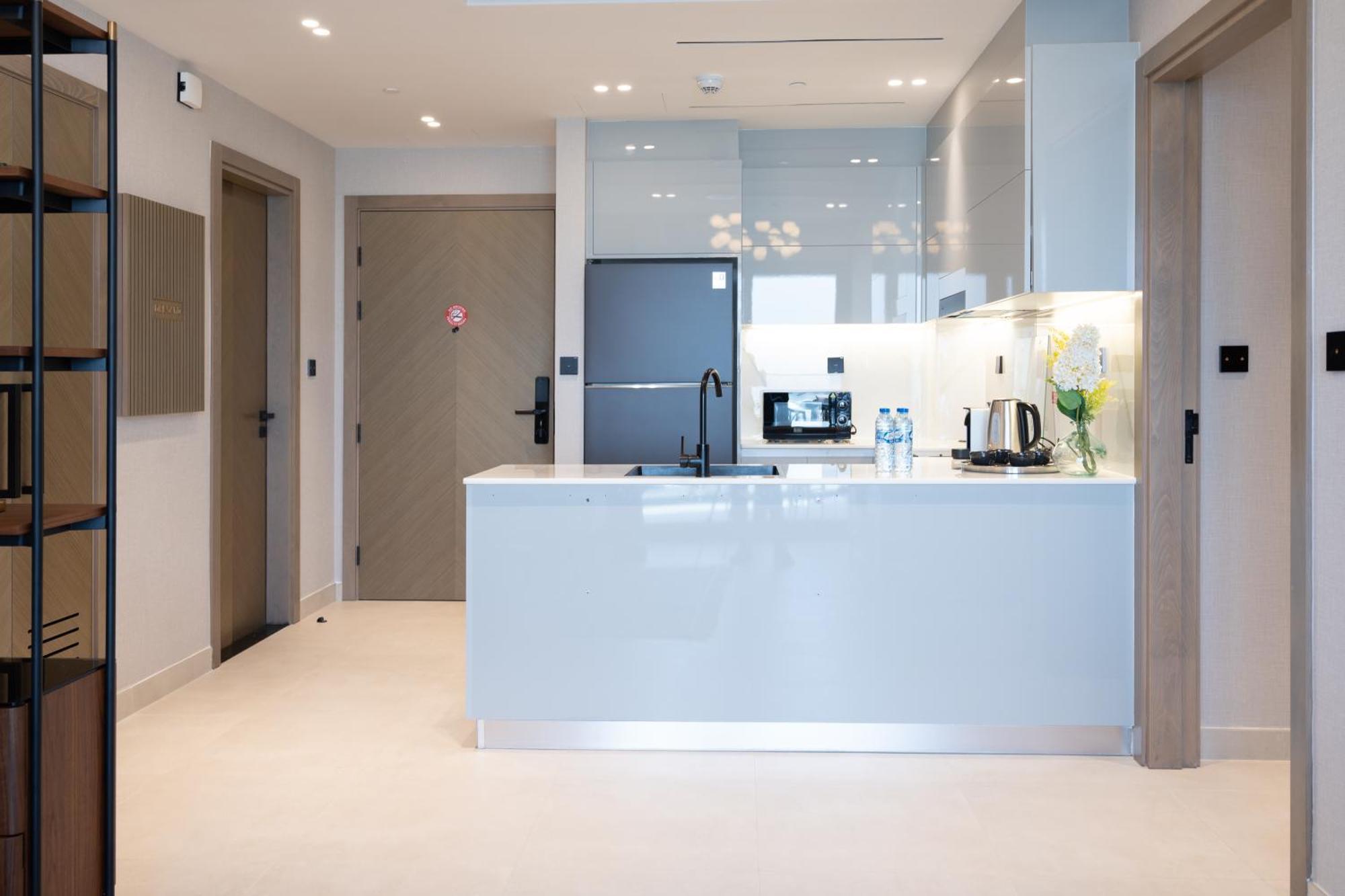 Keyrock Living - Binghatti Canal Luxury Haven Apartment