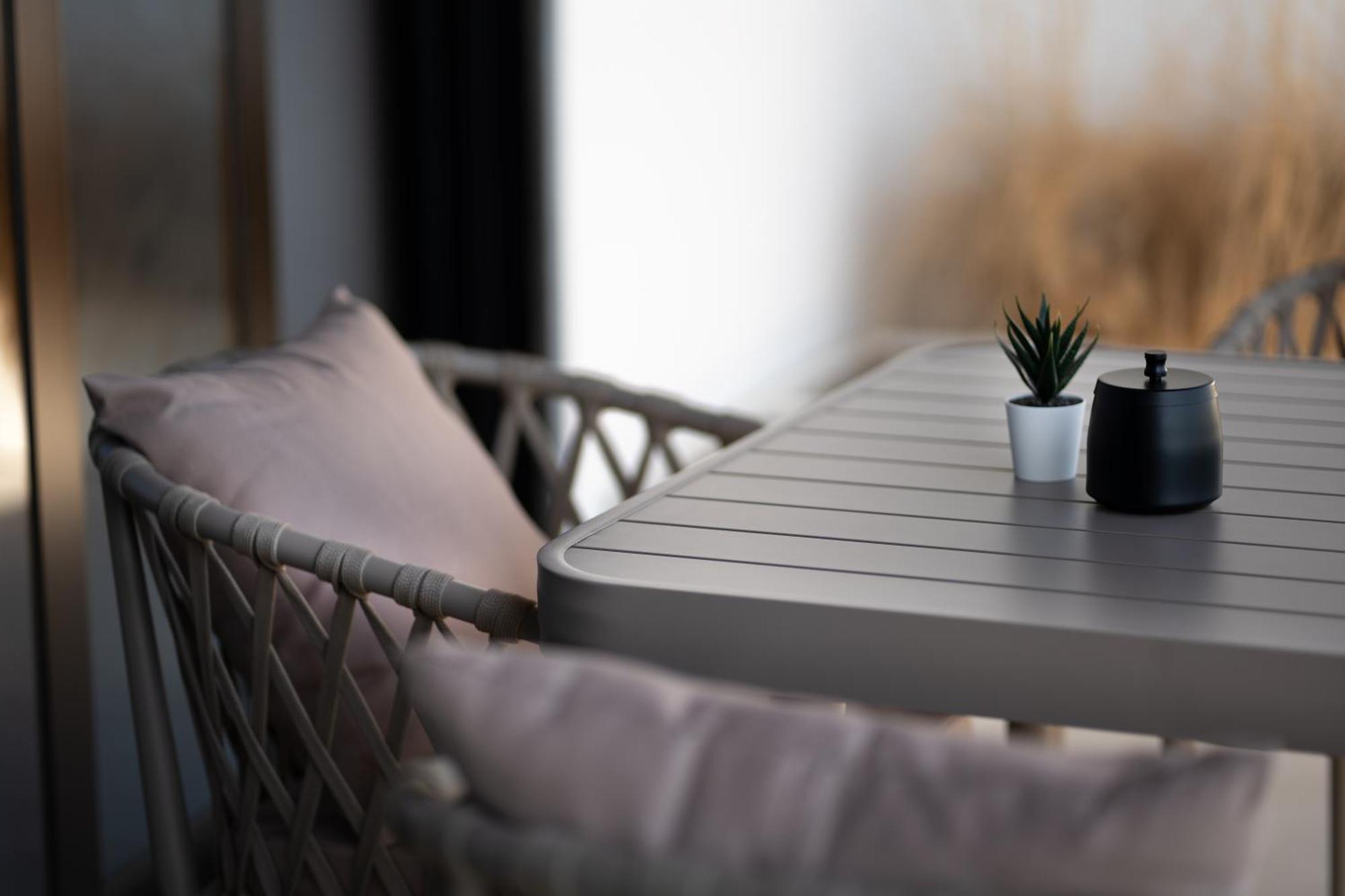Apartment Keyrock Living - Binghatti Canal Luxury Haven *