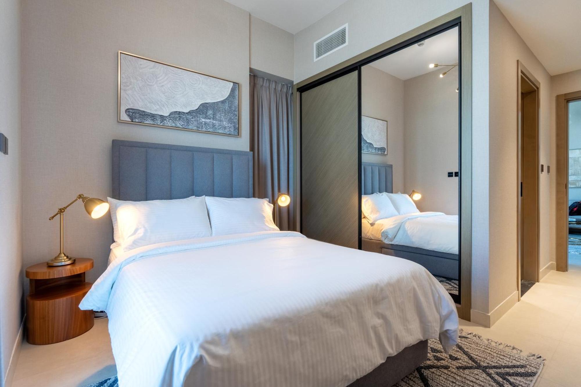 Apartment Keyrock Living - Binghatti Canal Luxury Haven