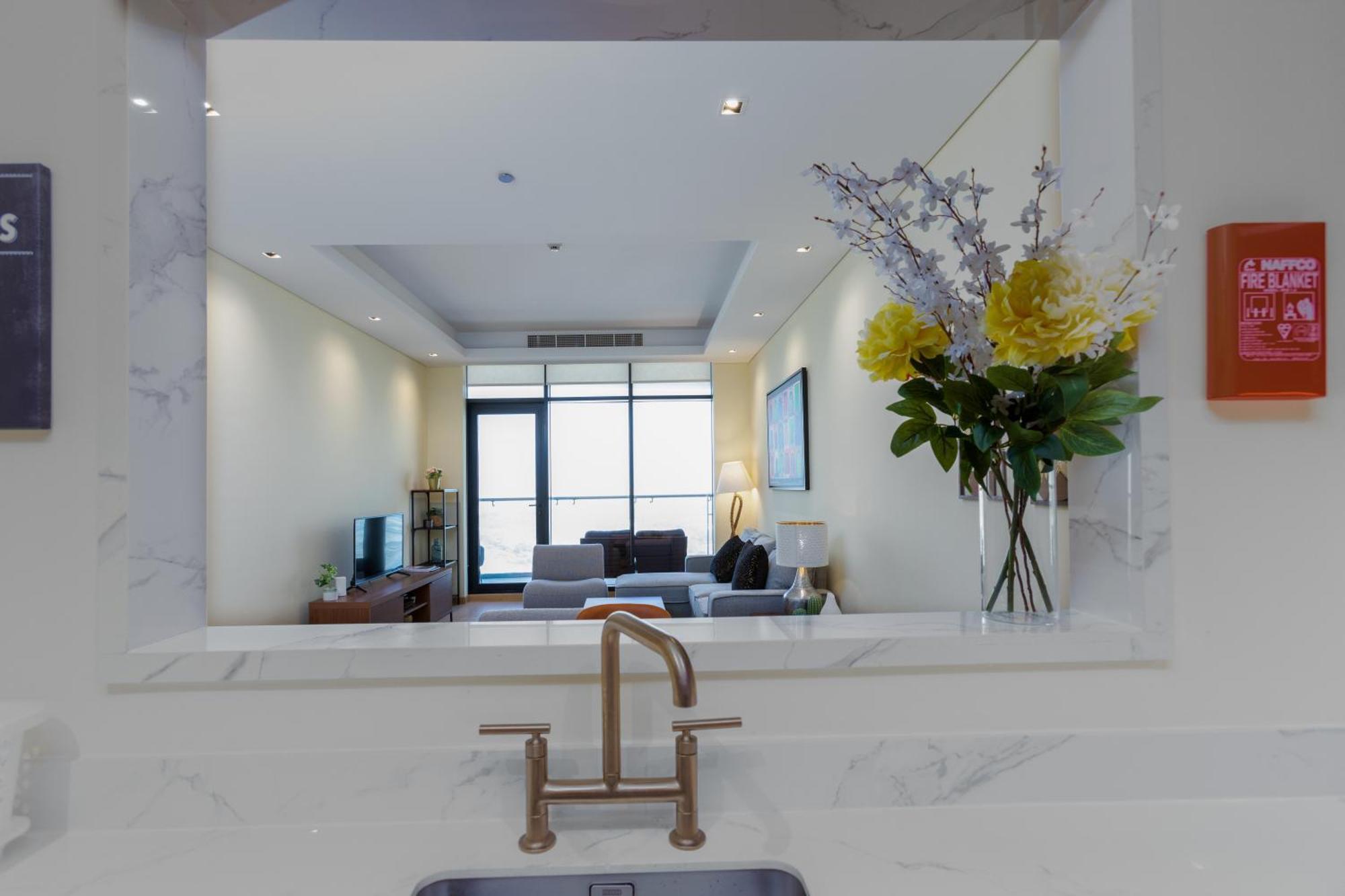 Modern 1br Apartment, High Floor, Near Mall