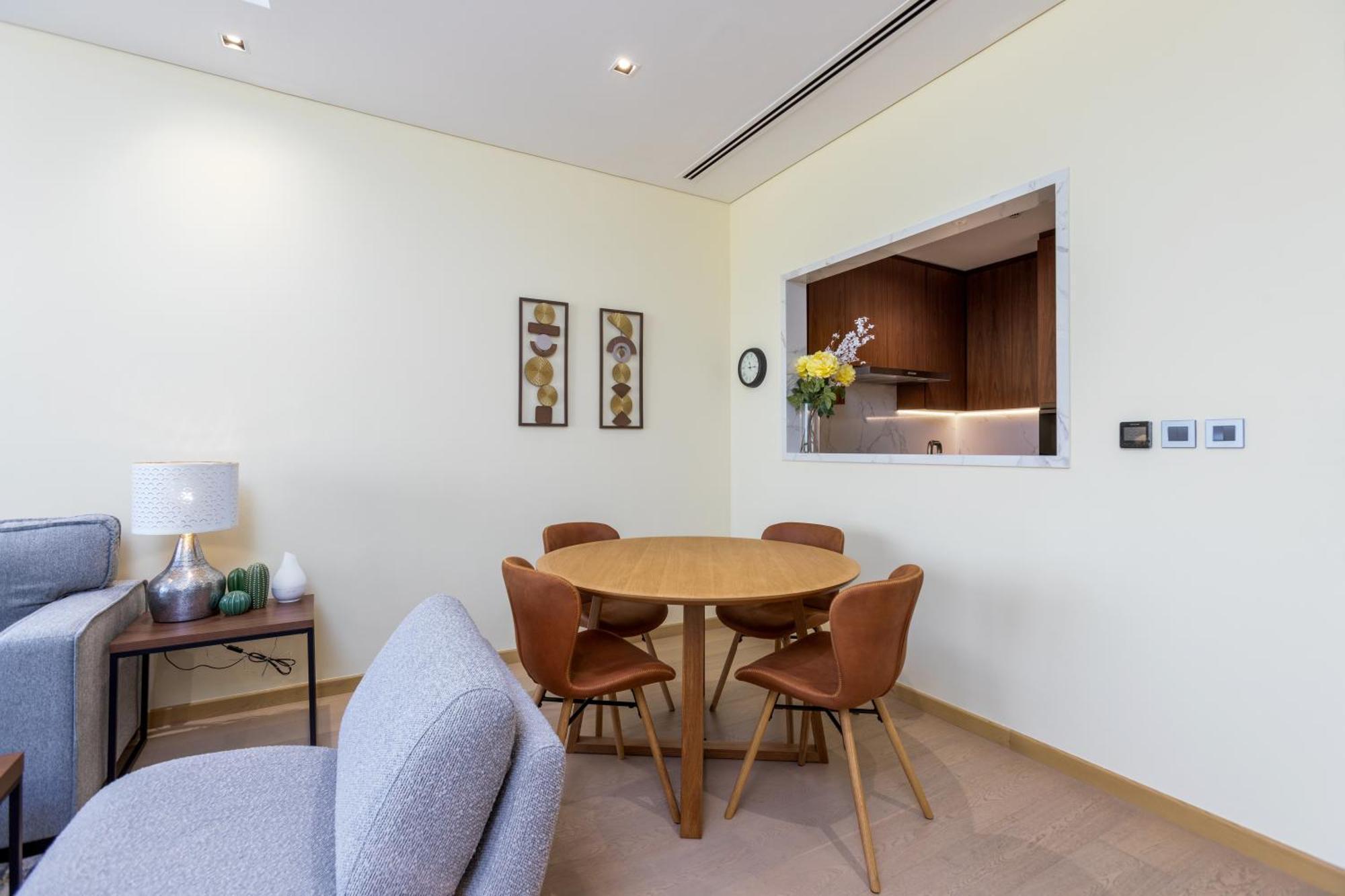 Apartment Modern 1br Apartment, High Floor, Near Mall