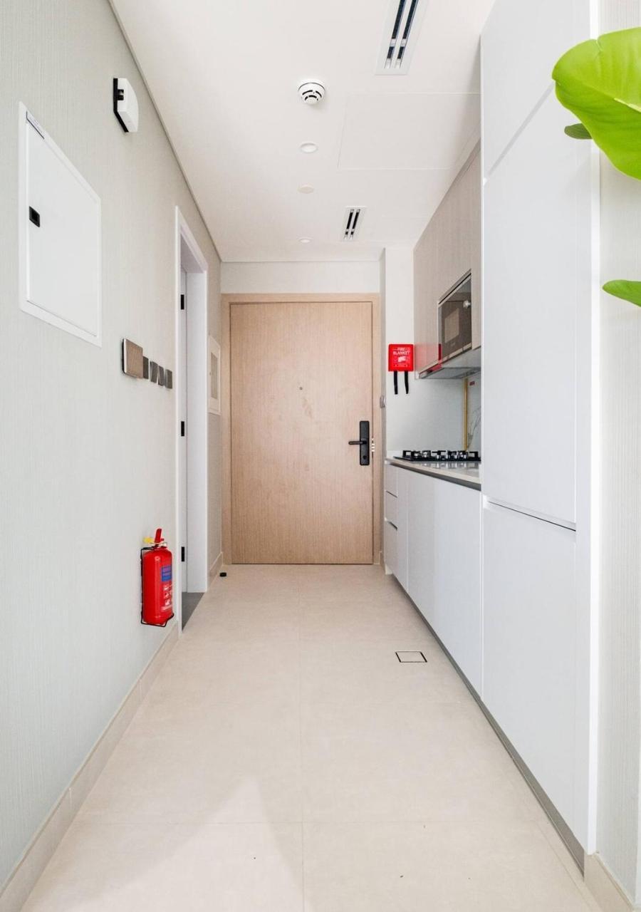 Apartment New Luxury Near Marina-4min Walk From Metro Dubai