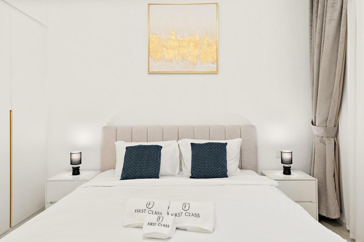 First Class 1br Luxury Beachfront In La Vie Apartment Dubai