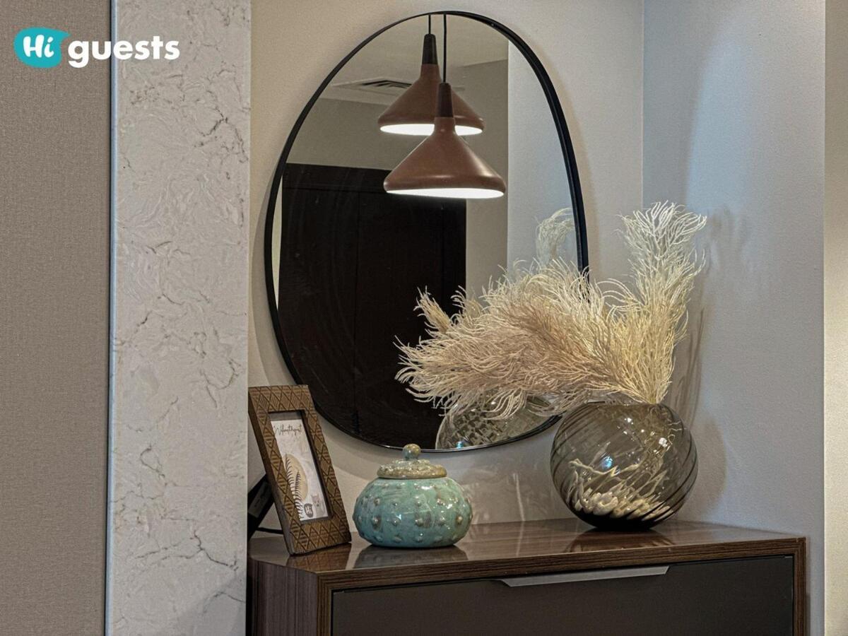 Apartment Higuests - Stylish 1br Retreat With Modern Interiors In