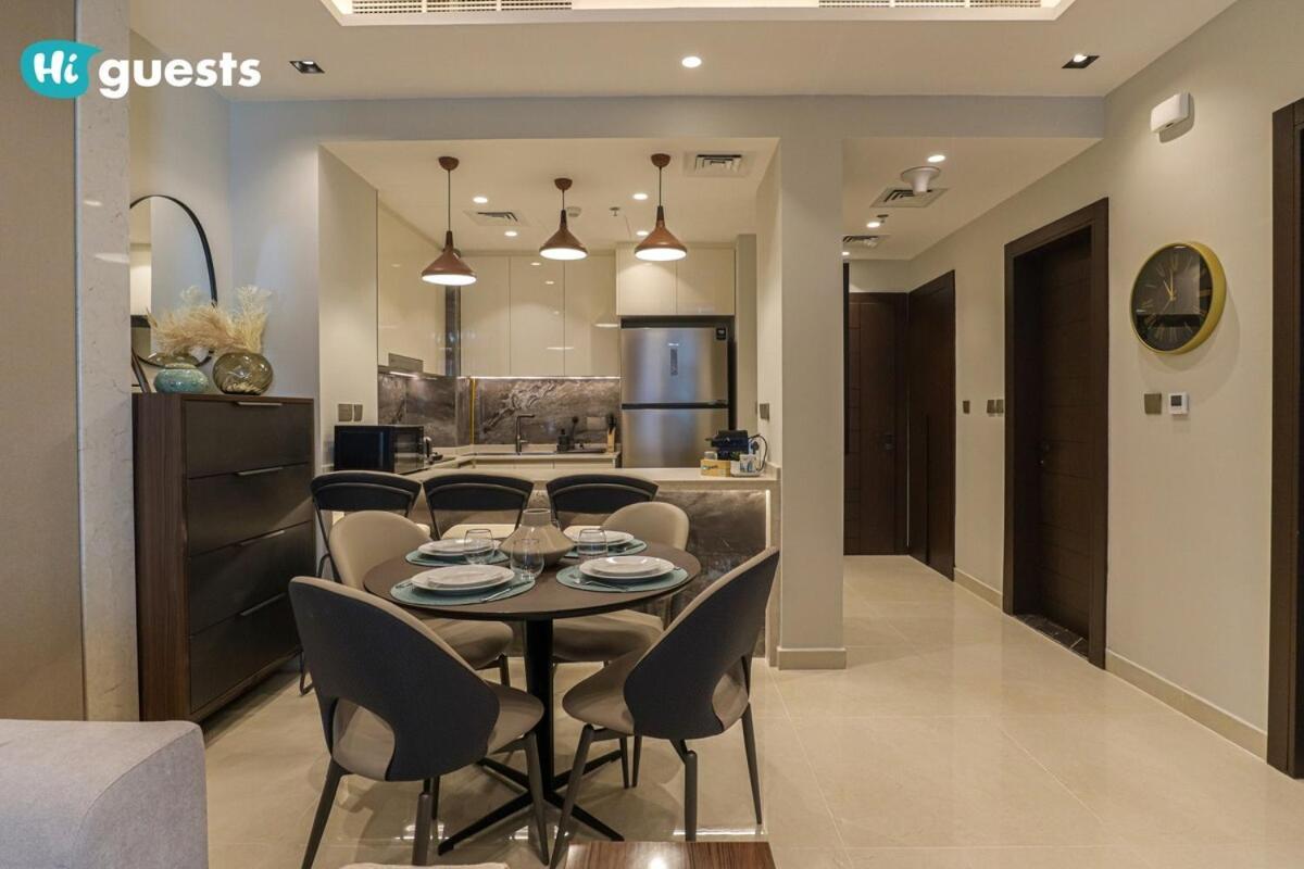 Higuests - Stylish 1br Retreat With Modern Interiors In *