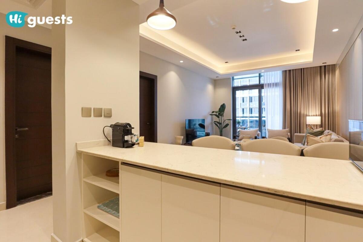 Higuests - Stylish 1br Retreat With Modern Interiors In Apartment
