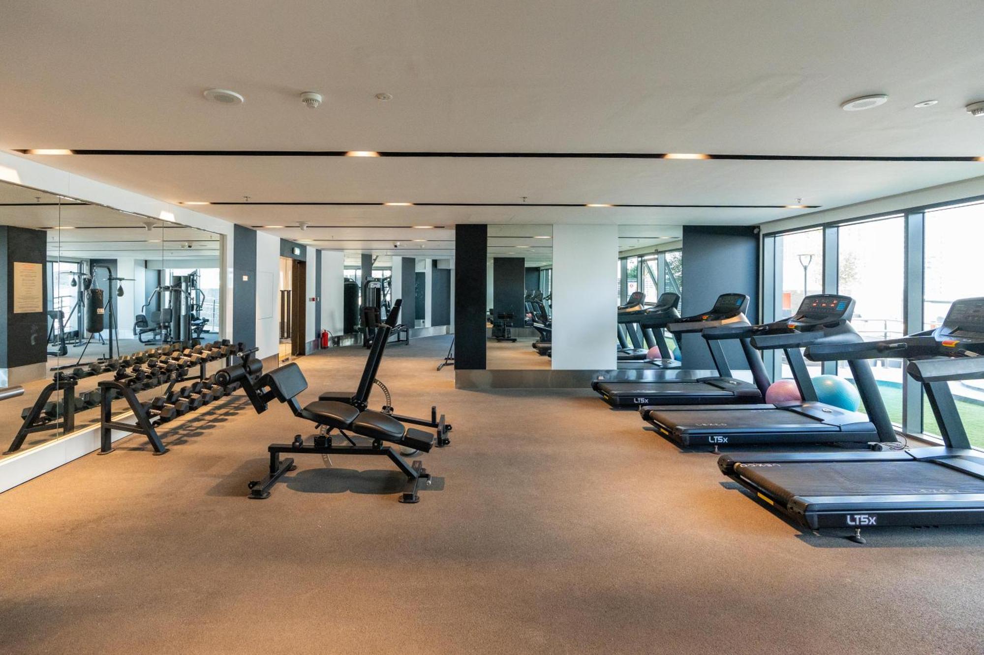 Apartment Nobles Tower - Modern 2br With Stunning Views