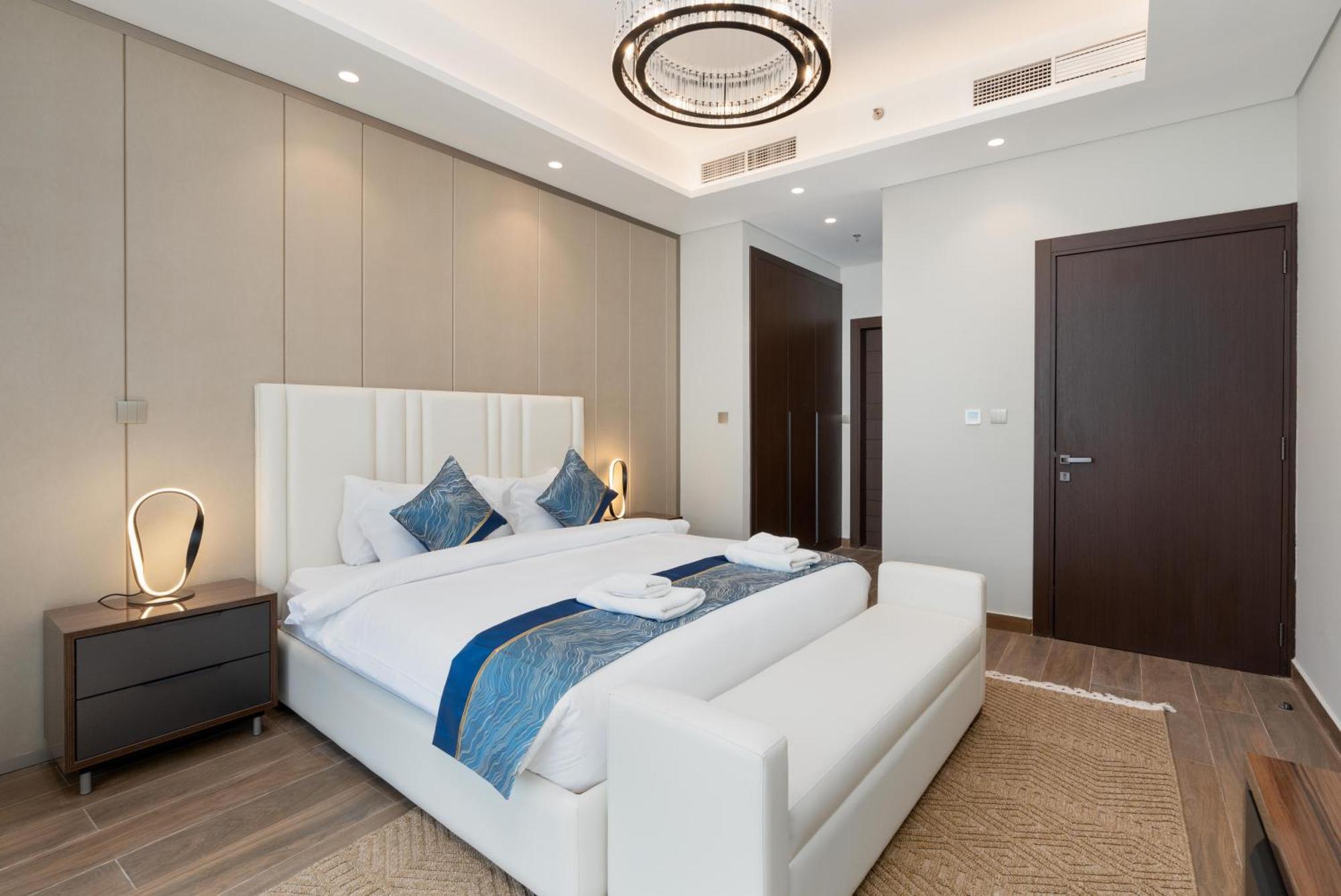 Nobles Tower - Modern 2br With Stunning Views Dubai
