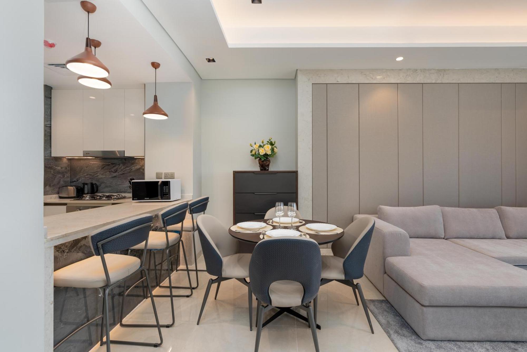 Apartment Nobles Tower - Modern 2br With Stunning Views Dubai