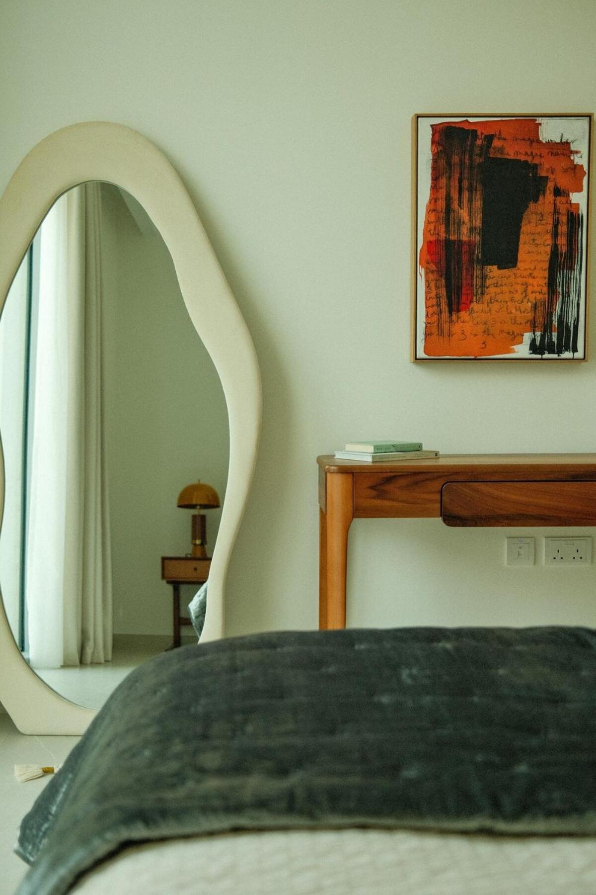 Luxury Jumeirah Canal Front Designer Sleeps4 Apartment *