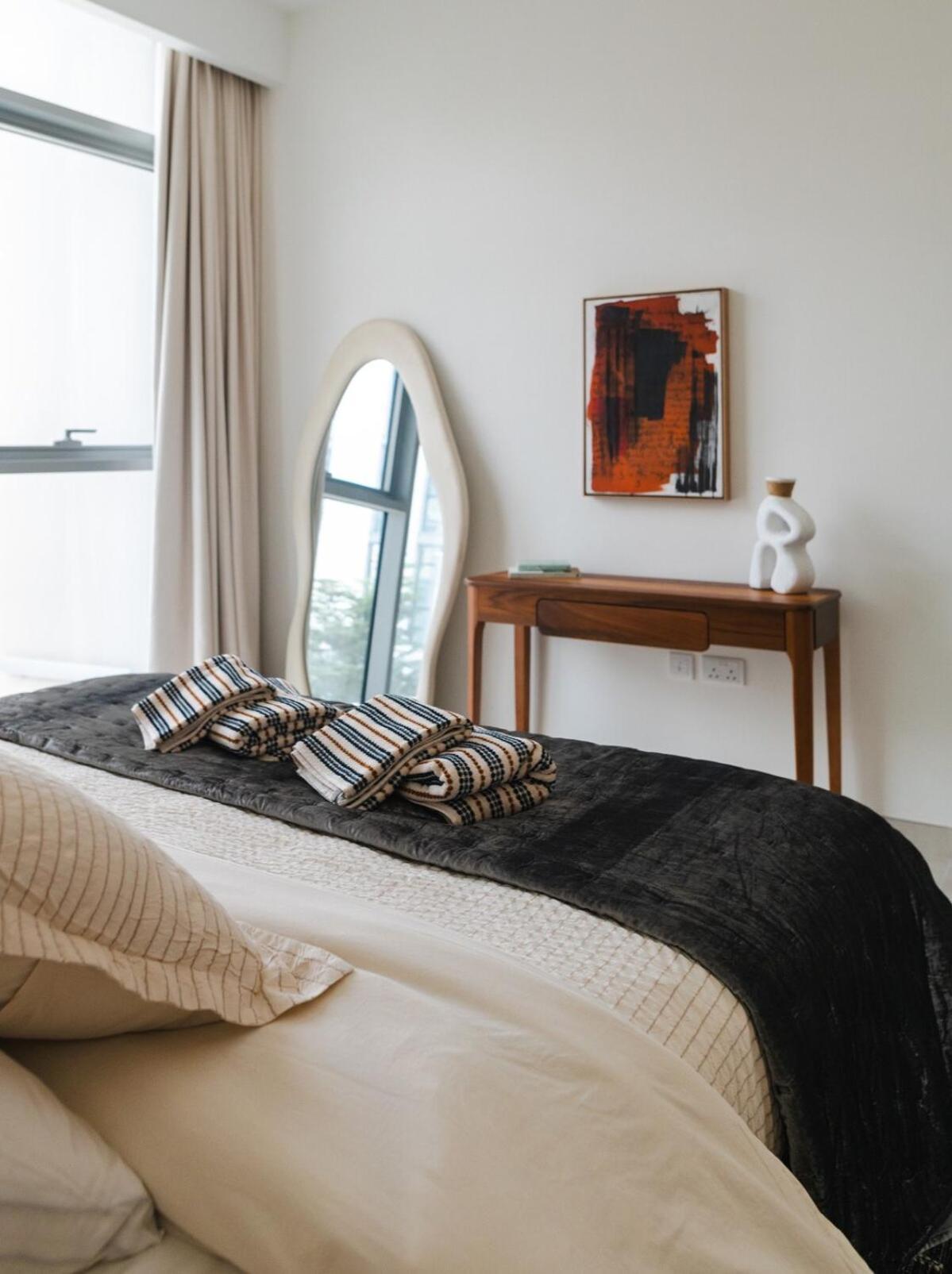 Luxury Jumeirah Canal Front Designer Sleeps4 * Dubai