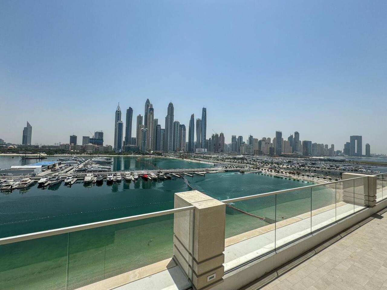 Apartment Gorgeous Beachfront 2 Bed Retreat In Marina Vista Dubai