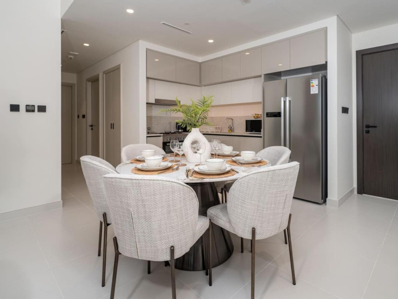 Gorgeous Beachfront 2 Bed Retreat In Marina Vista *