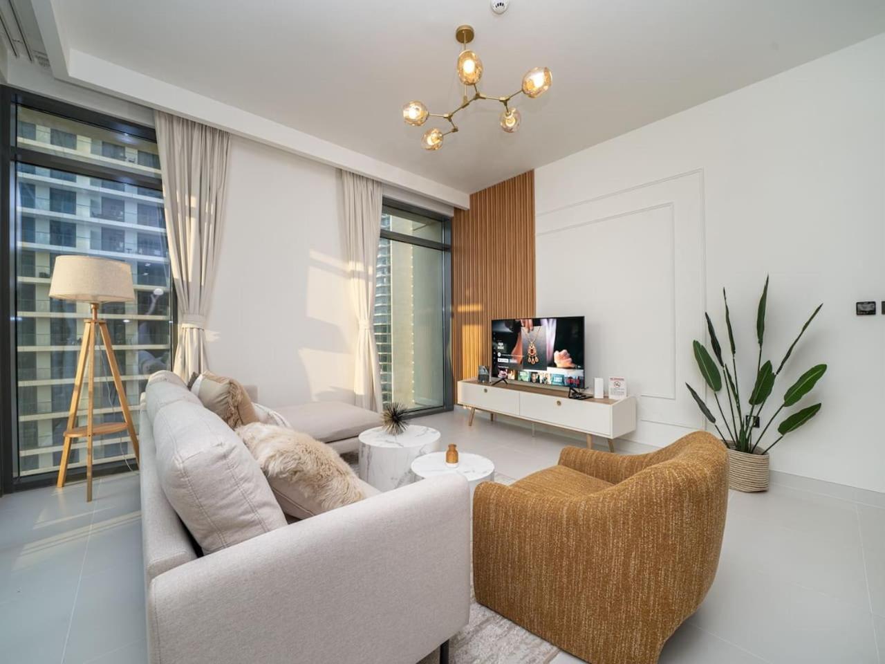 Gorgeous Beachfront 2 Bed Retreat In Marina Vista Apartment Dubai