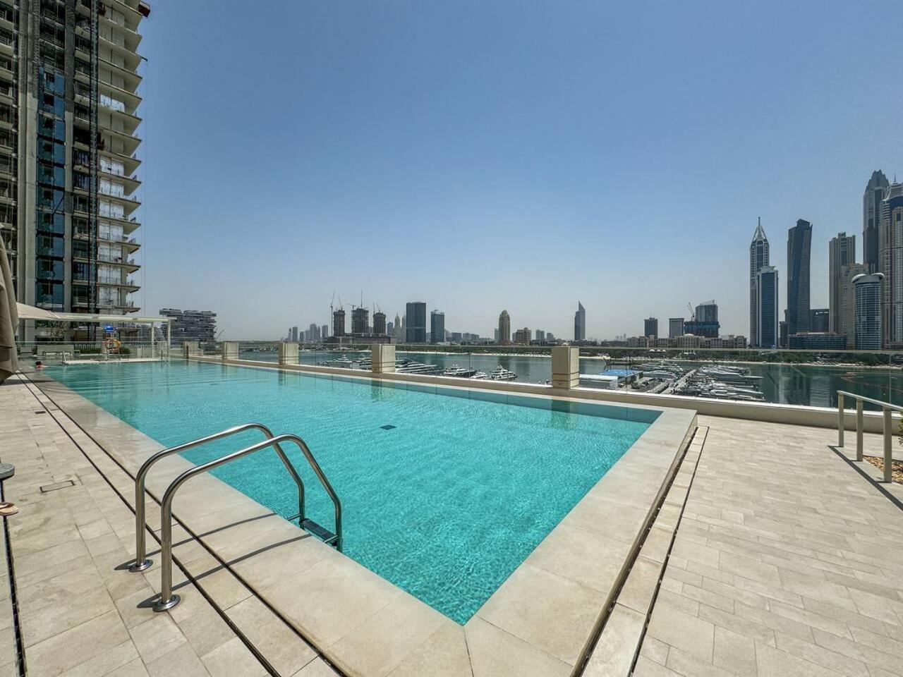 Apartment Gorgeous Beachfront 2 Bed Retreat In Marina Vista