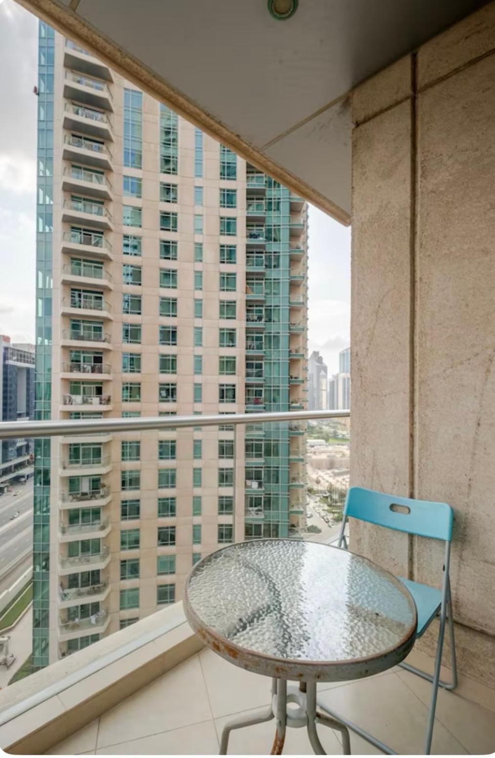 Downtown 2 Bedroom Family Opposite Mall & Fountain Apartment *