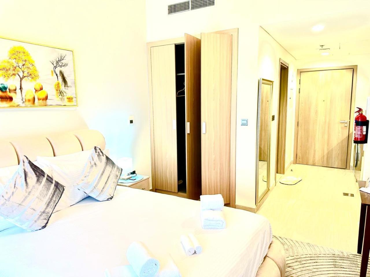 Apartment Living With Burj Khalifa *