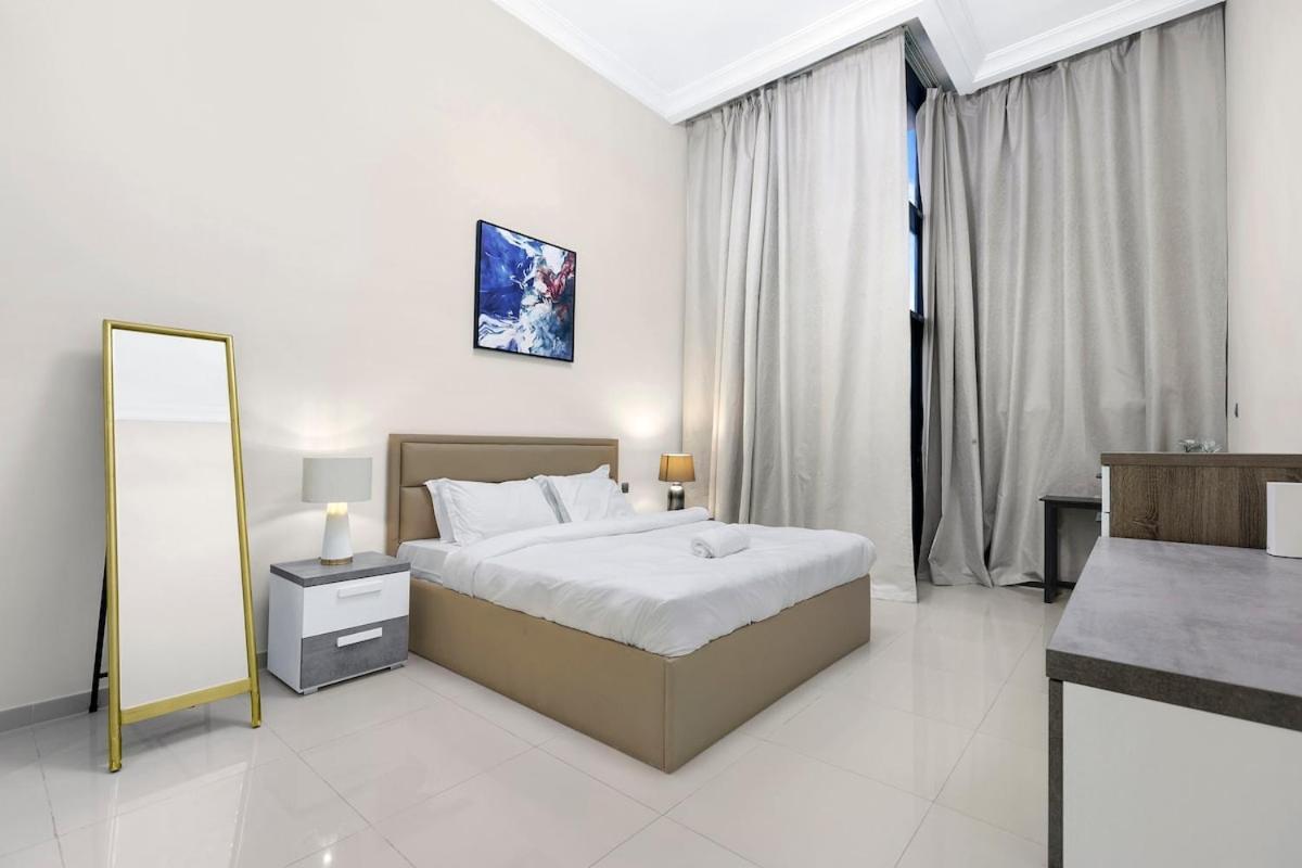 First Class Ultimate Luxury Escape