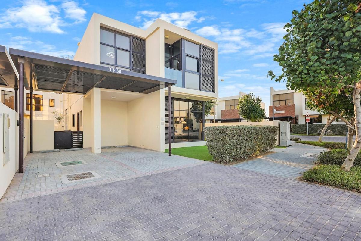 First Class Ultimate Luxury Escape Villa Dubai
