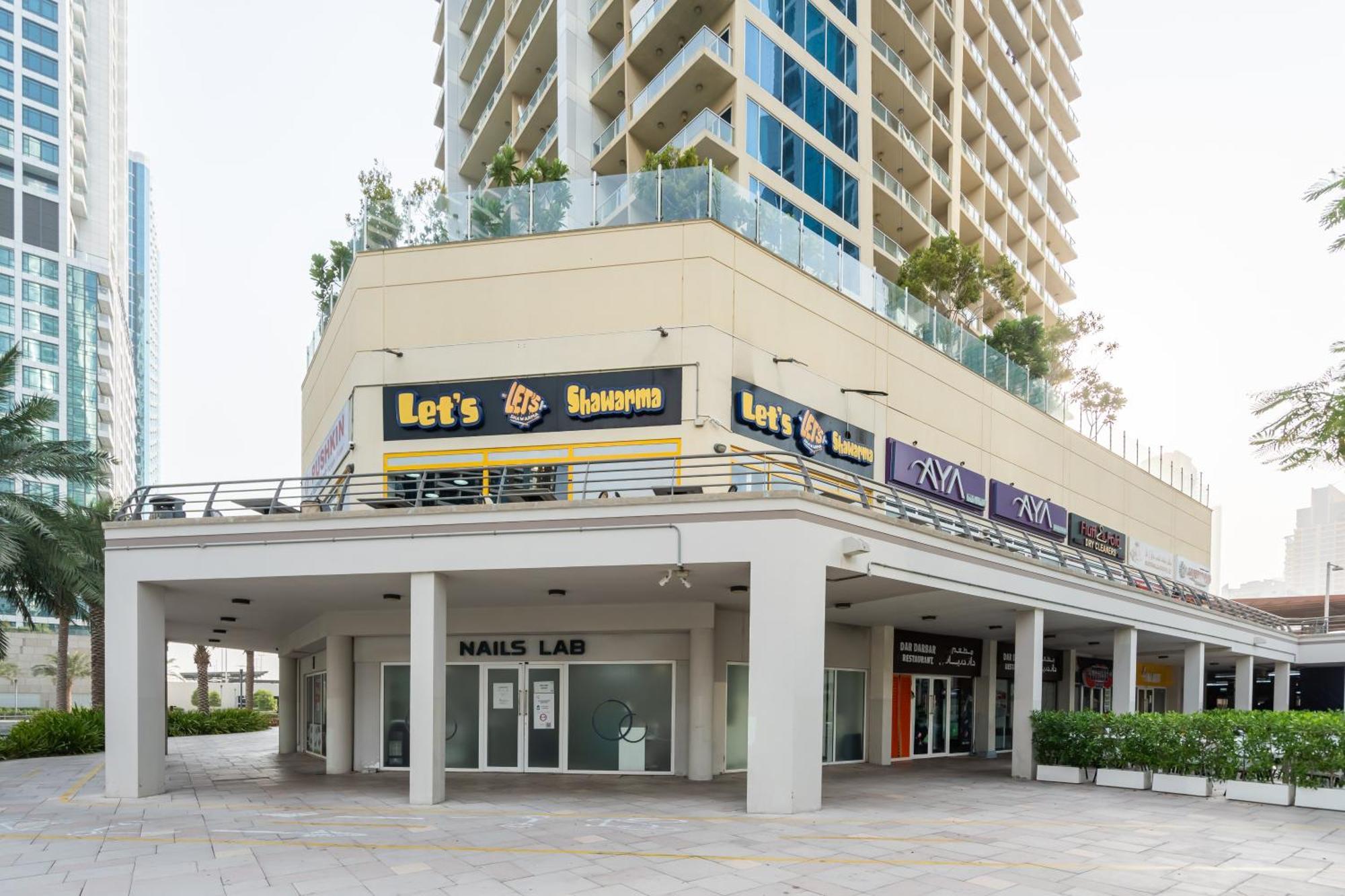 Premium In Jlt Near Metro Apartment