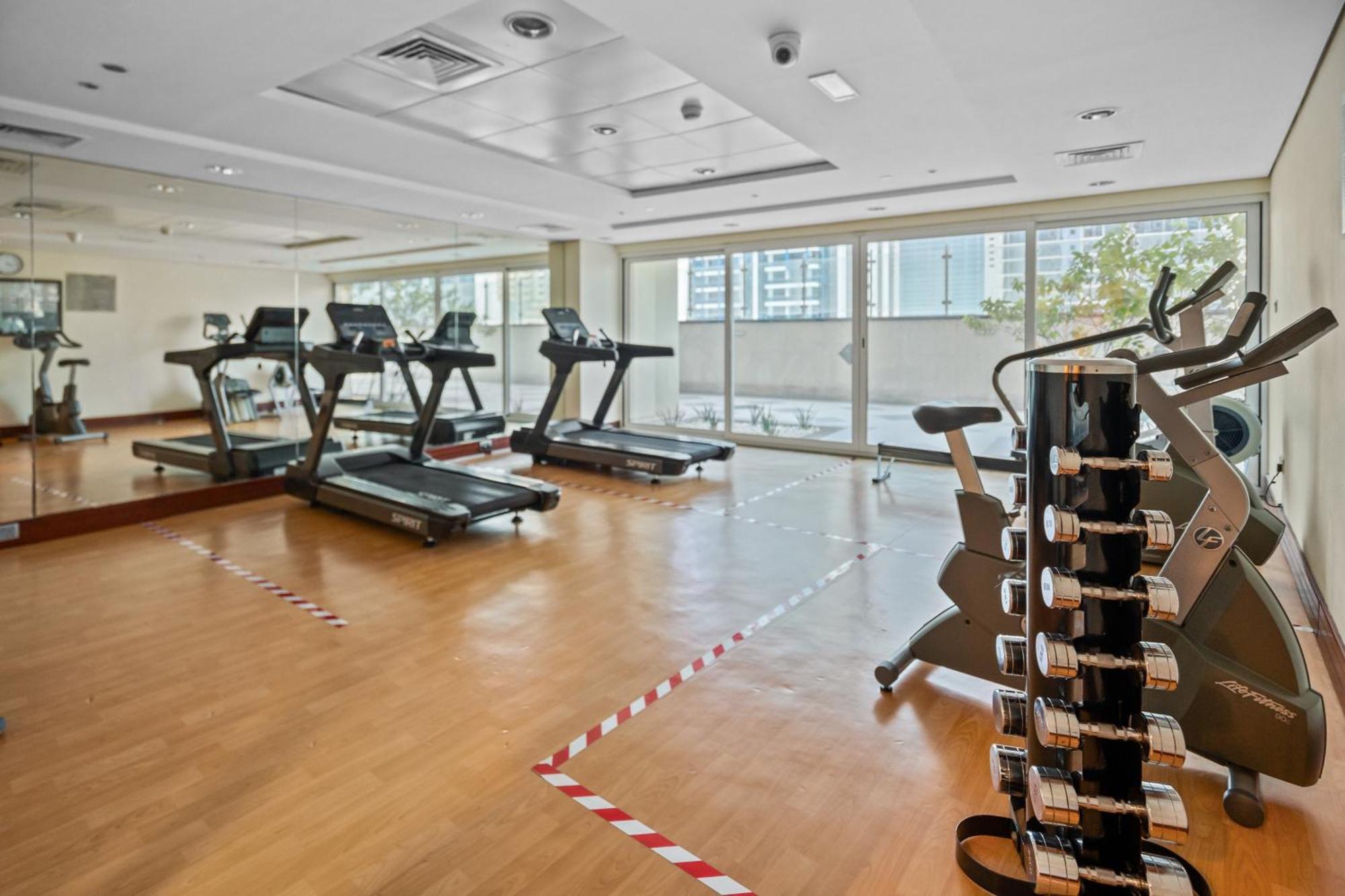 Premium In Jlt Near Metro * Dubai