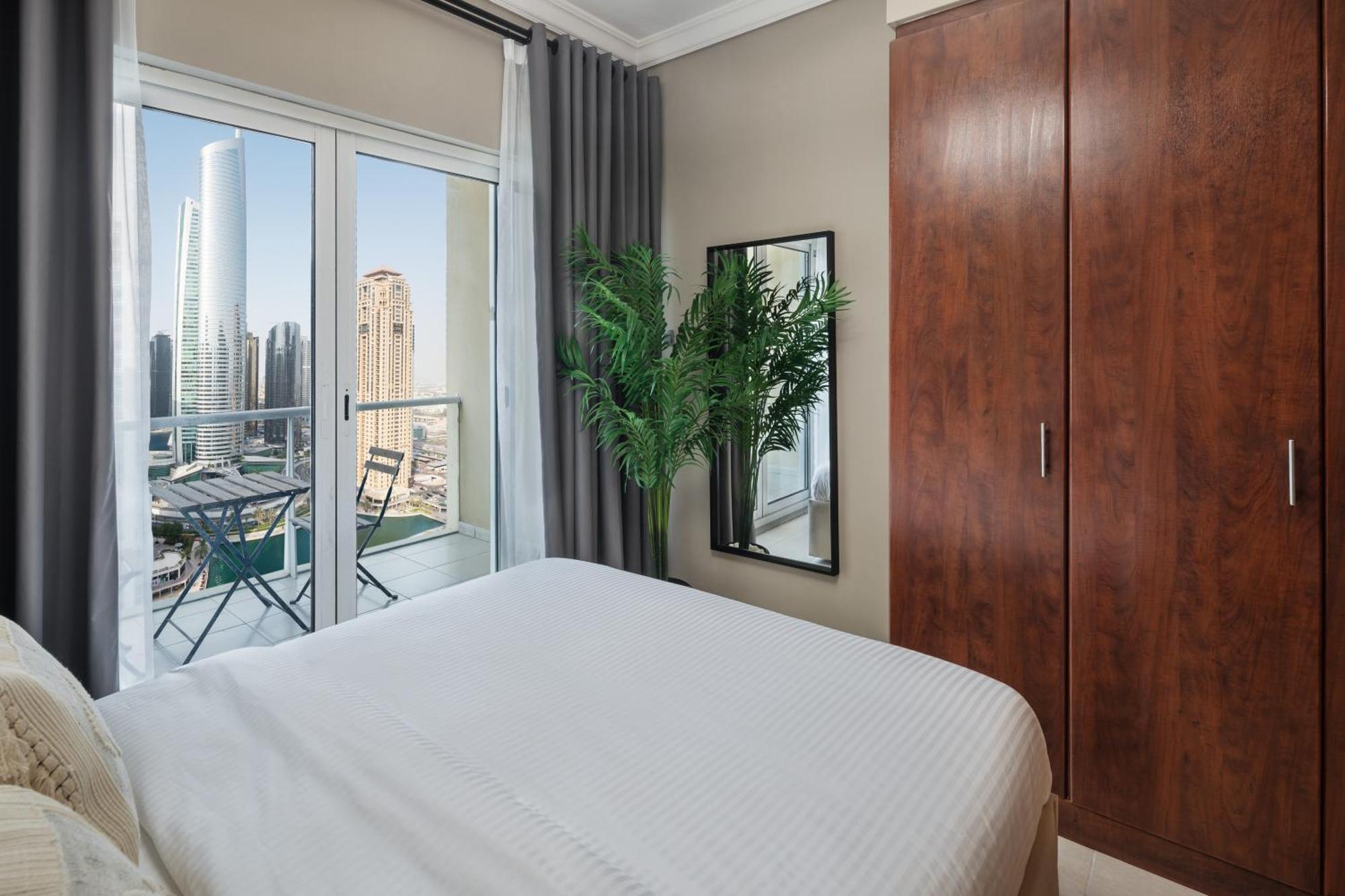 Premium In Jlt Near Metro