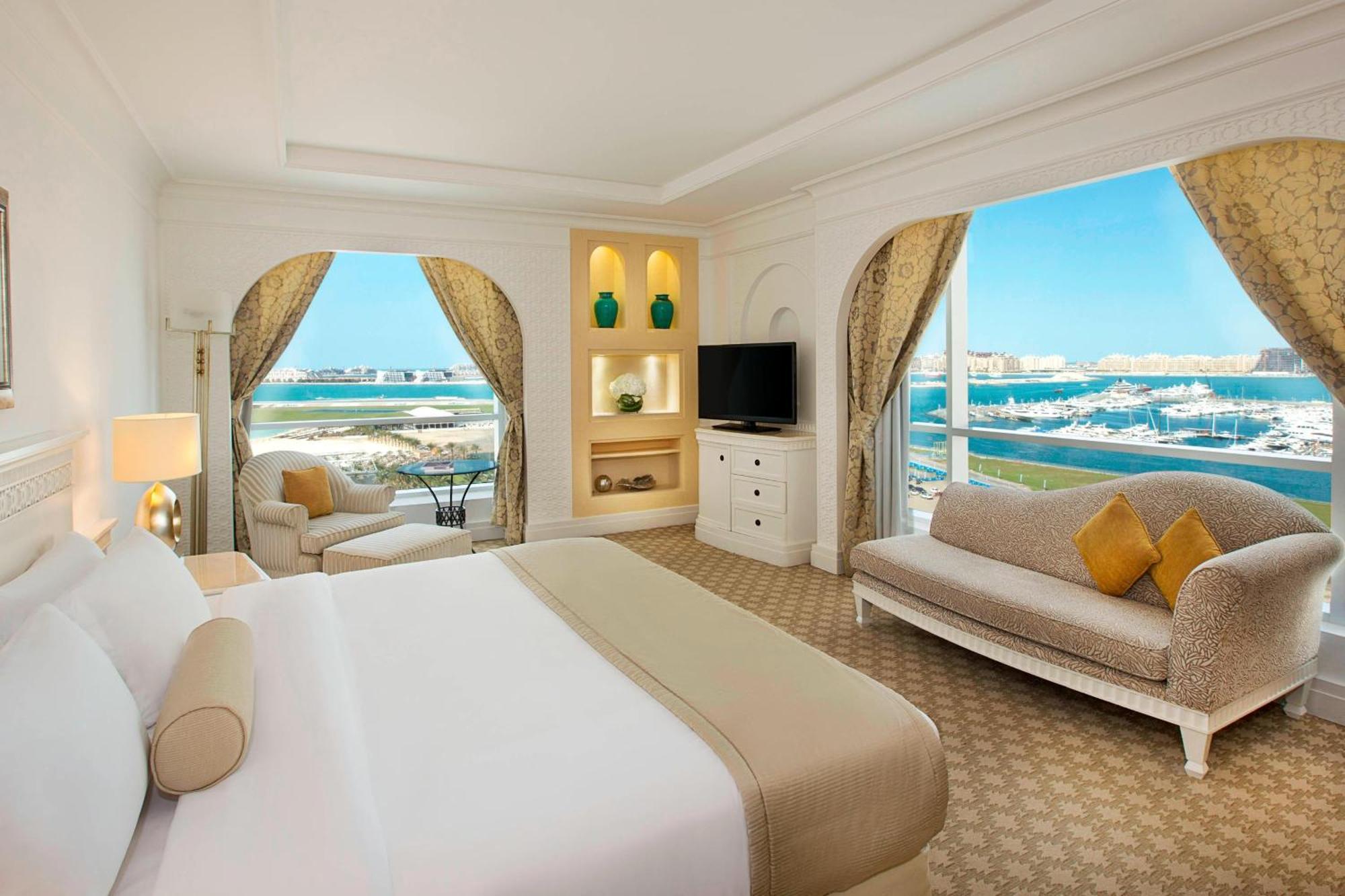 Al Habtoor Grand Resort, Autograph Collection Resort 5*