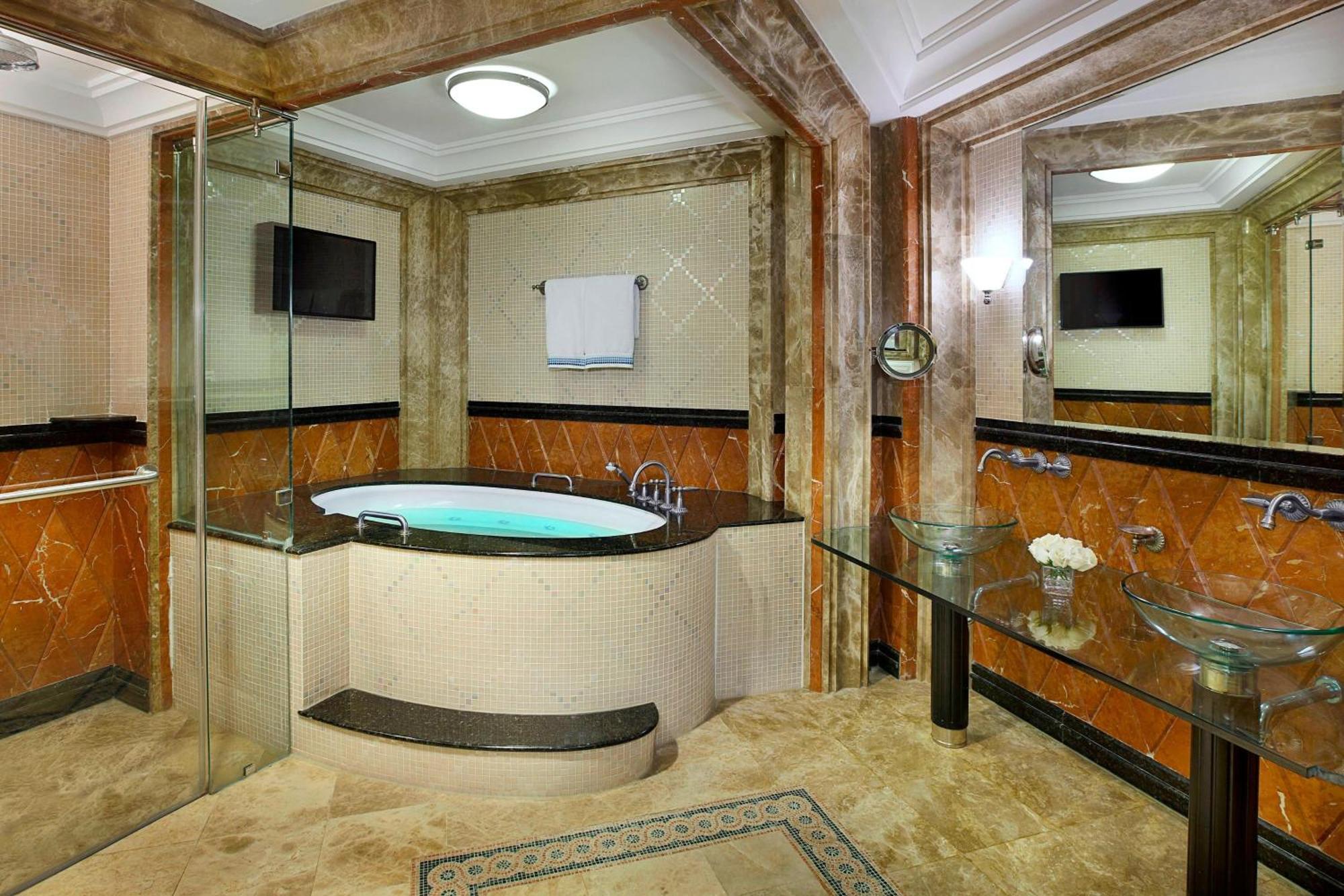 Resort Al Habtoor Grand Resort, Autograph Collection 5*