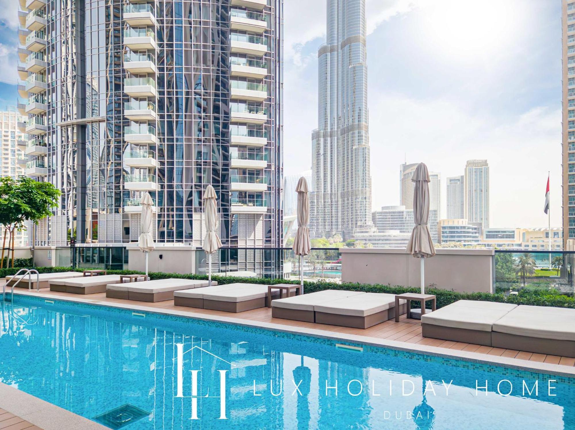 Lux The Downtown Skyline *