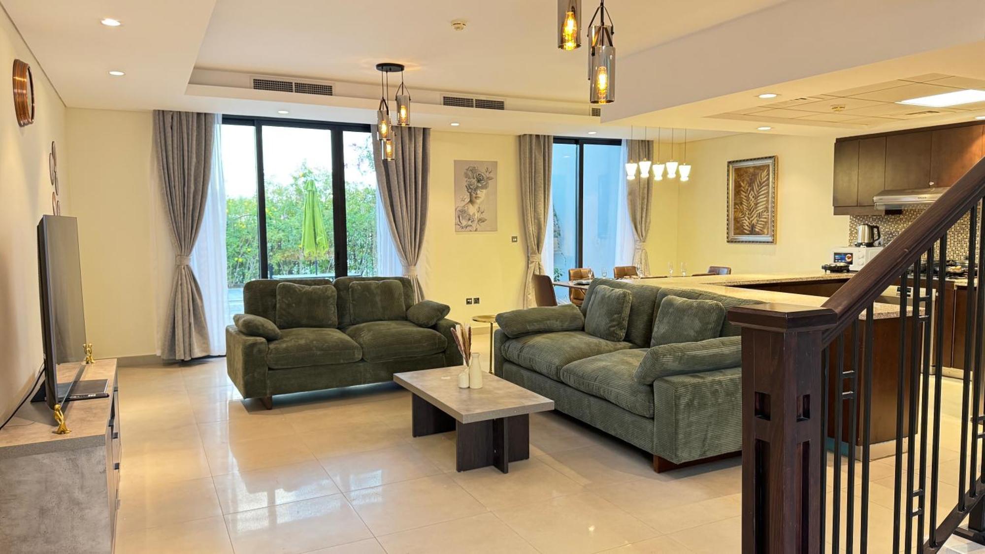 Serene & Spacious 3br En-suite With Assistant's - Walk To Mall & Restaurants