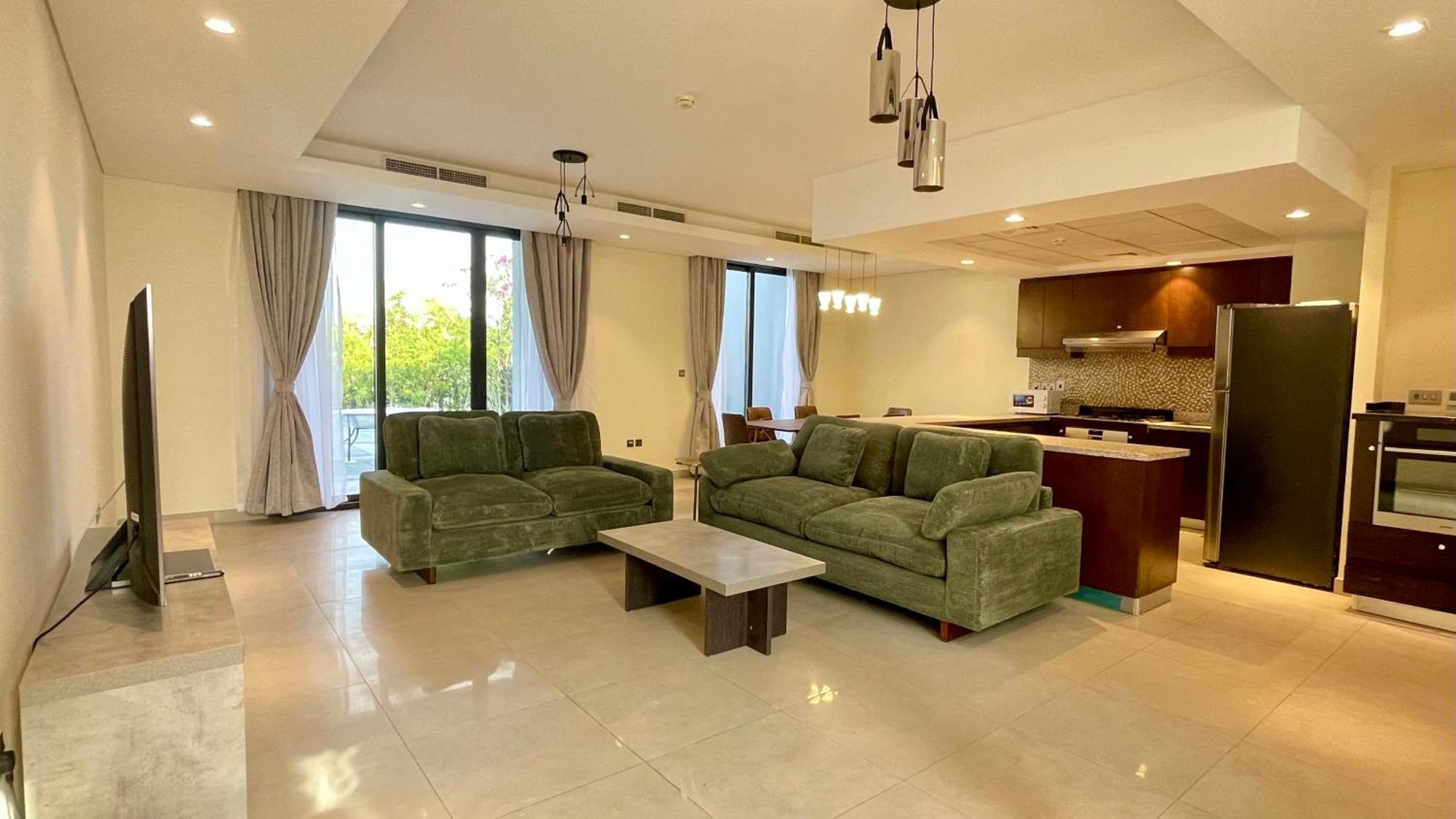Serene & Spacious 3br En-suite With Assistant's - Walk To Mall & Restaurants