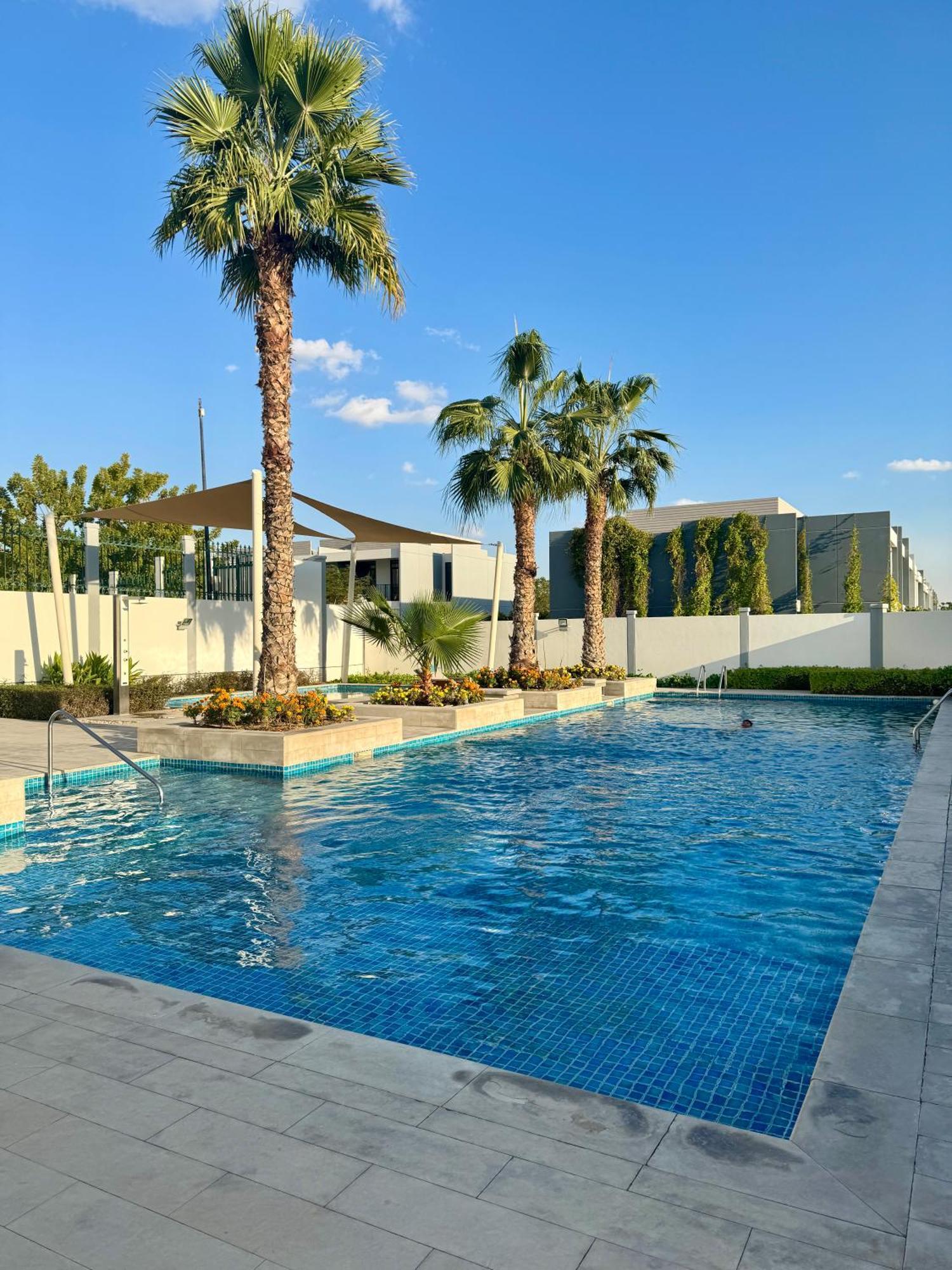 Villa Serene & Spacious 3br En-suite With Assistant's - Walk To Mall & Restaurants Dubai