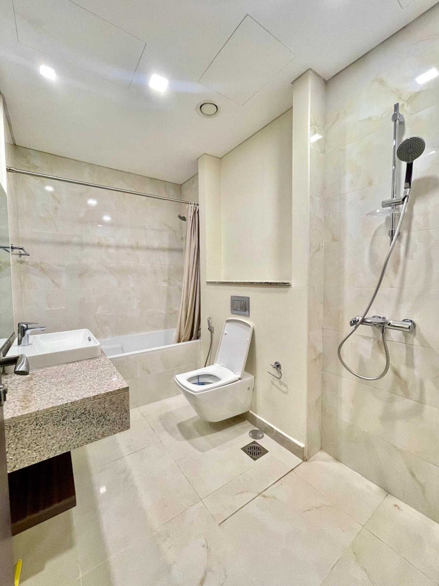 Villa Serene & Spacious 3br En-suite With Assistant's - Walk To Mall & Restaurants