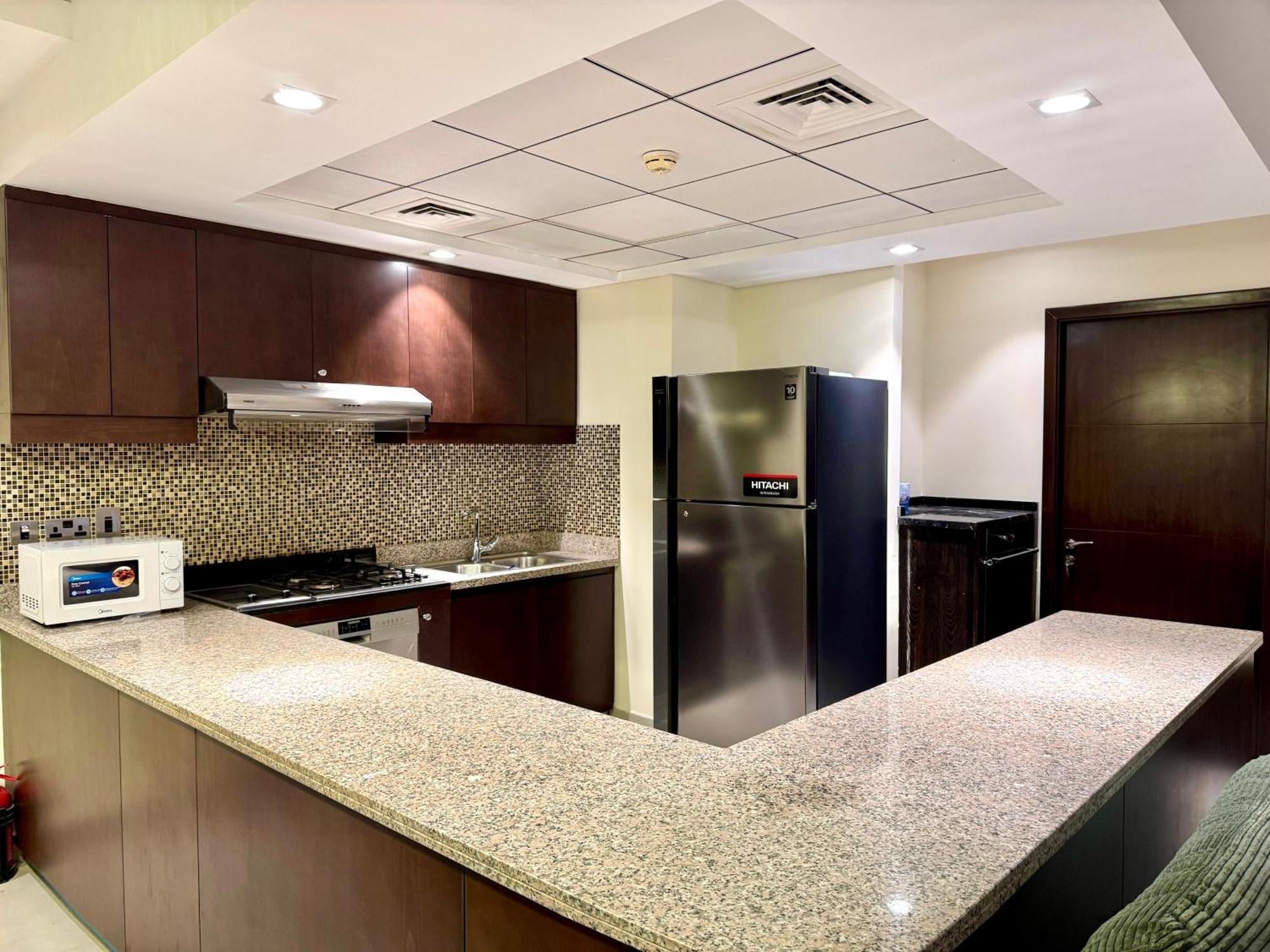 Villa Serene & Spacious 3br En-suite With Assistant's - Walk To Mall & Restaurants *