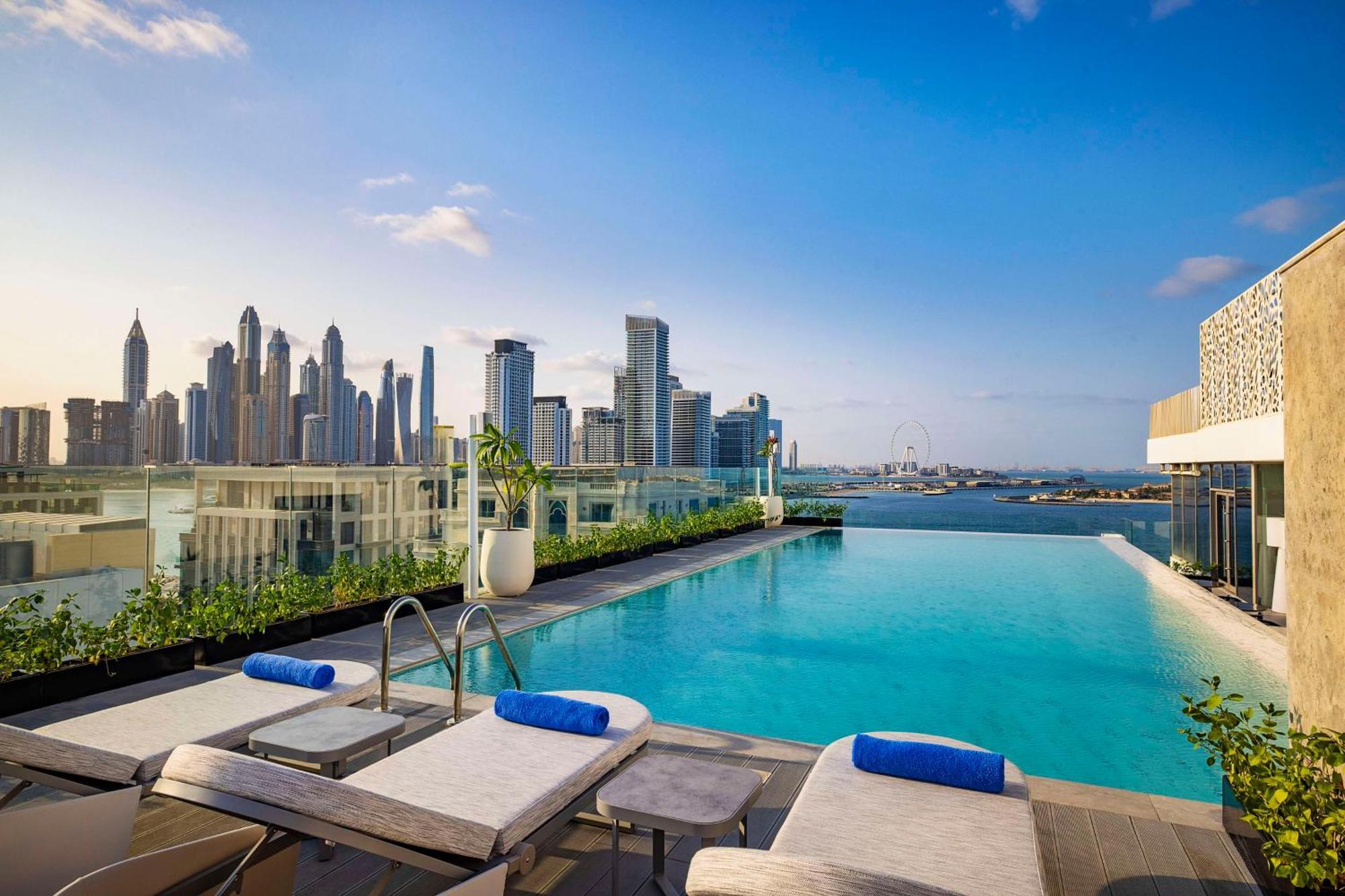 Tumbi West Palm Dubai,tapestry Collection Hilton Hotel 4*