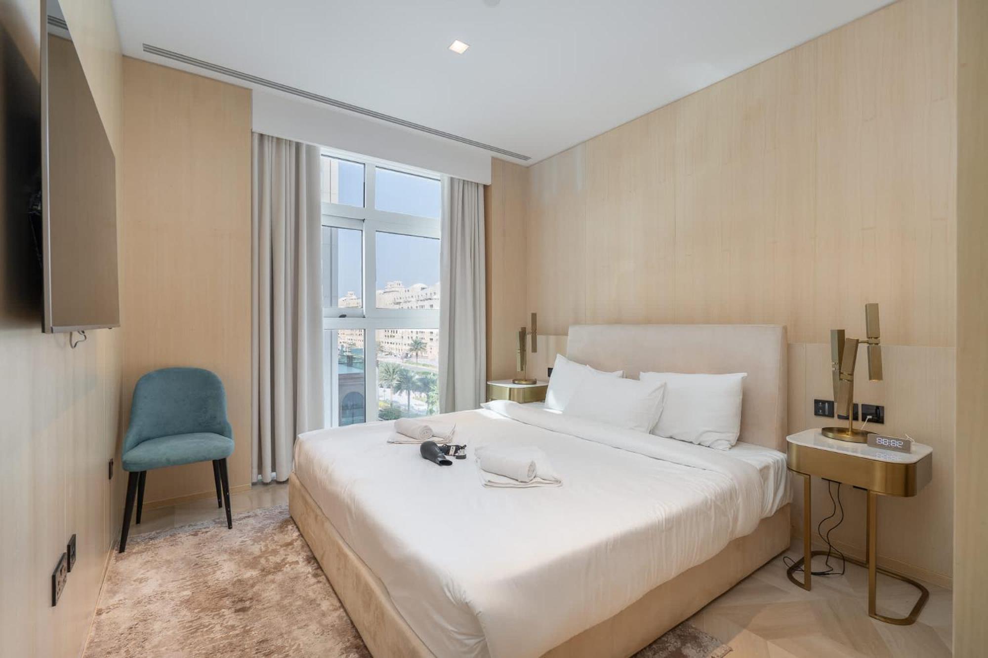 Apartment High-end Quality In Five Palm Jumeirah Dubai