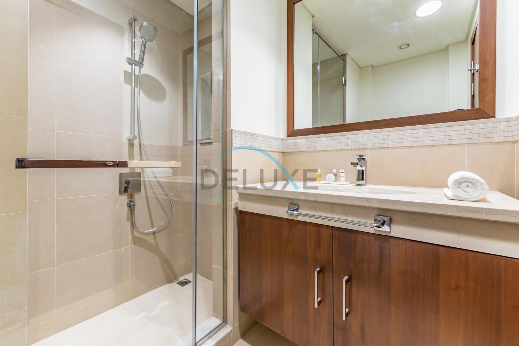 Views 2br Close To Burj Khalifa & Mall, Burj Vista Tower 2, Downtown By Deluxe Homes Apartment *