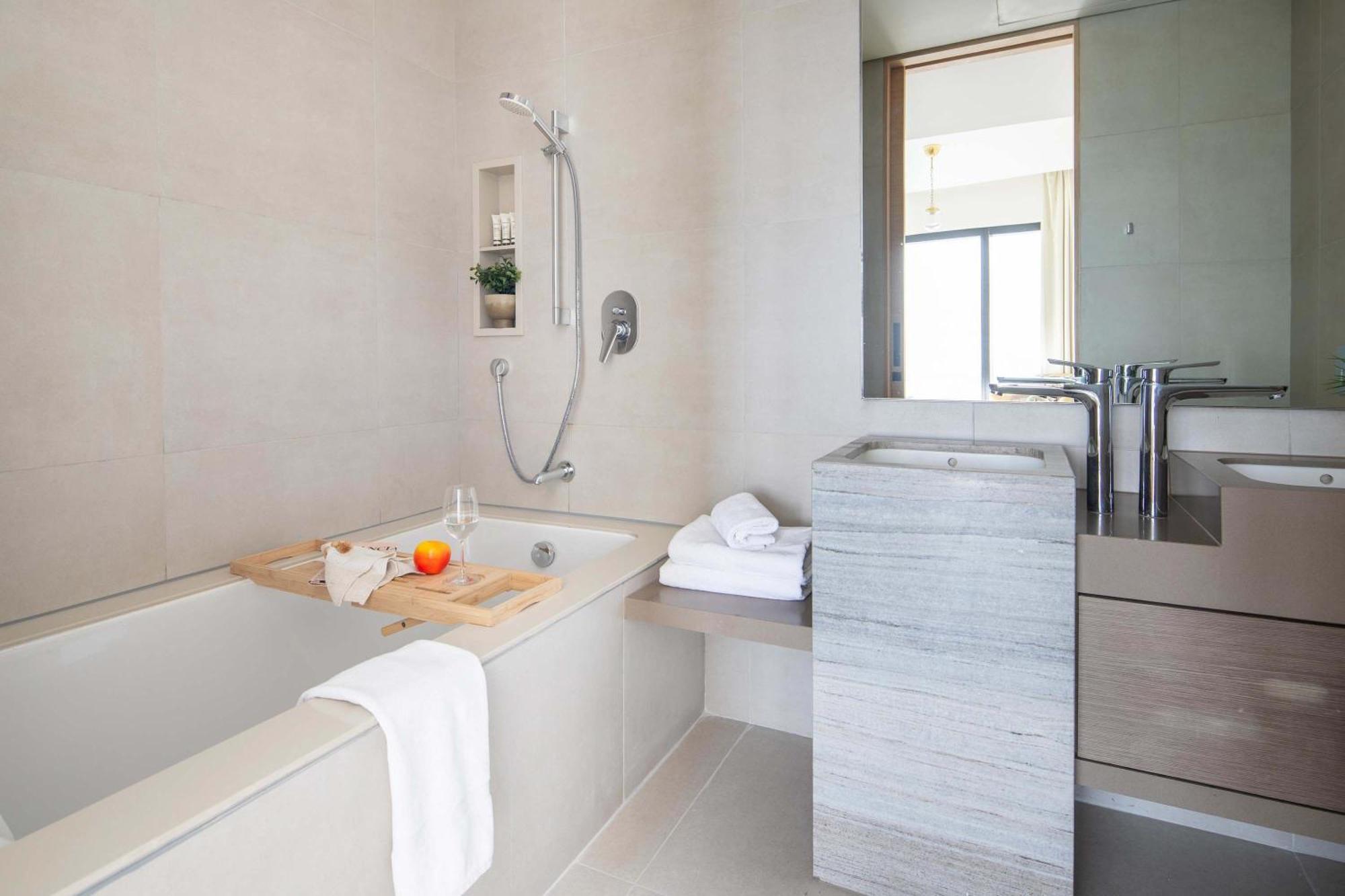 Frank Porter - The Address Jbr * Dubai
