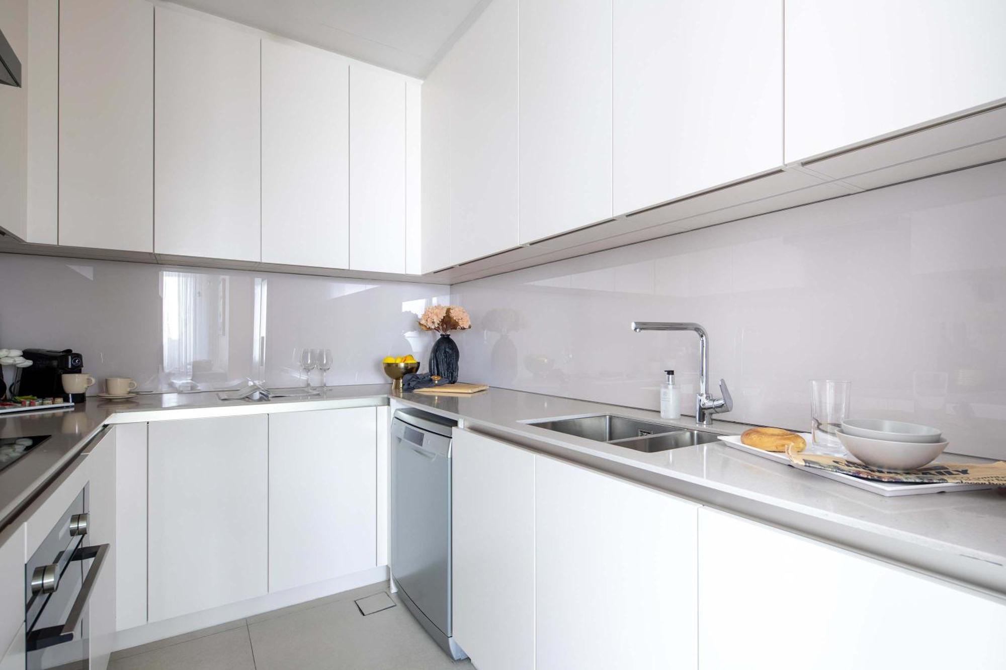 Frank Porter - The Address Jbr Apartment