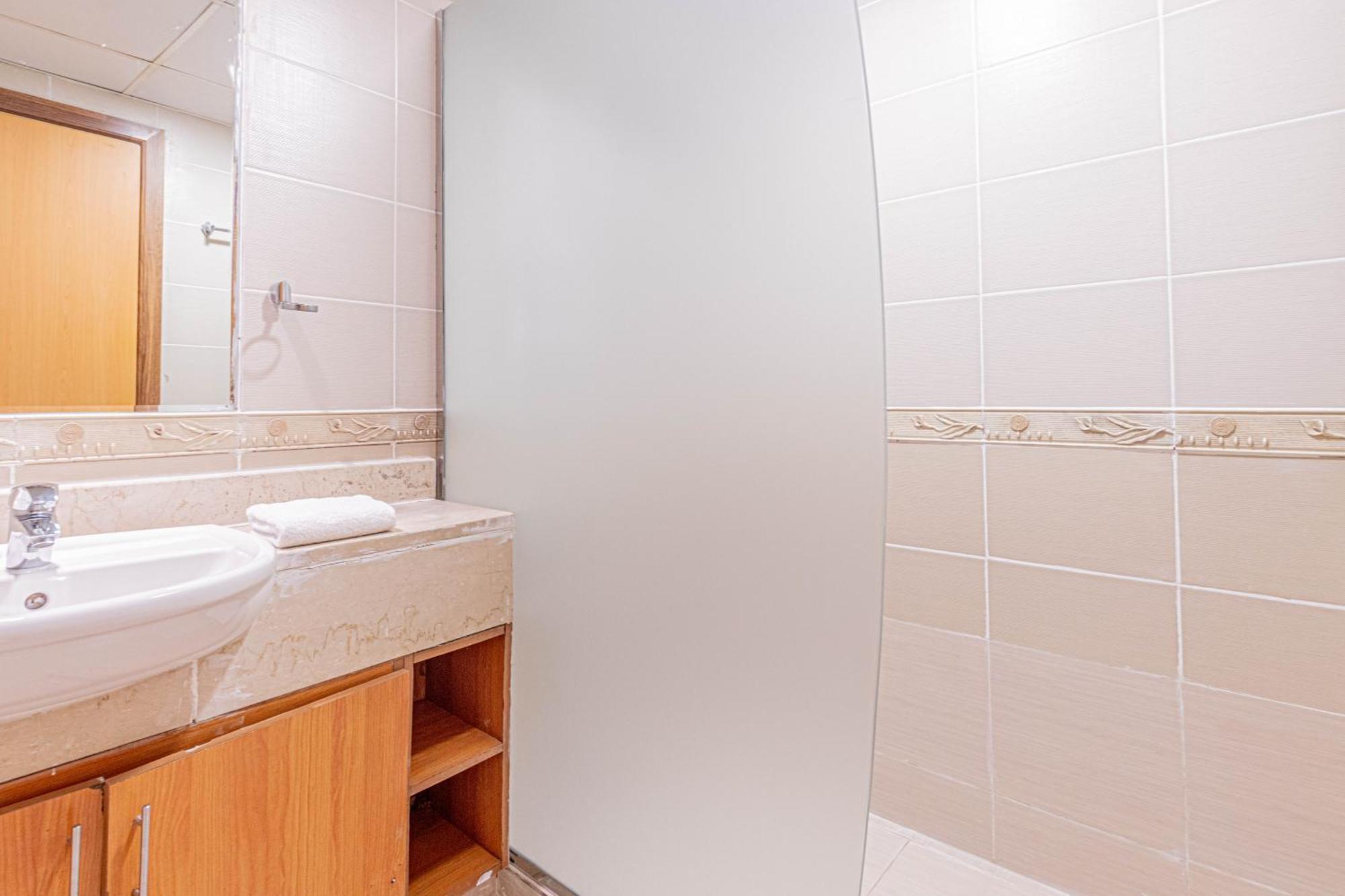 Apartment Prime 1br At Global View Walk To The Metro Dubai